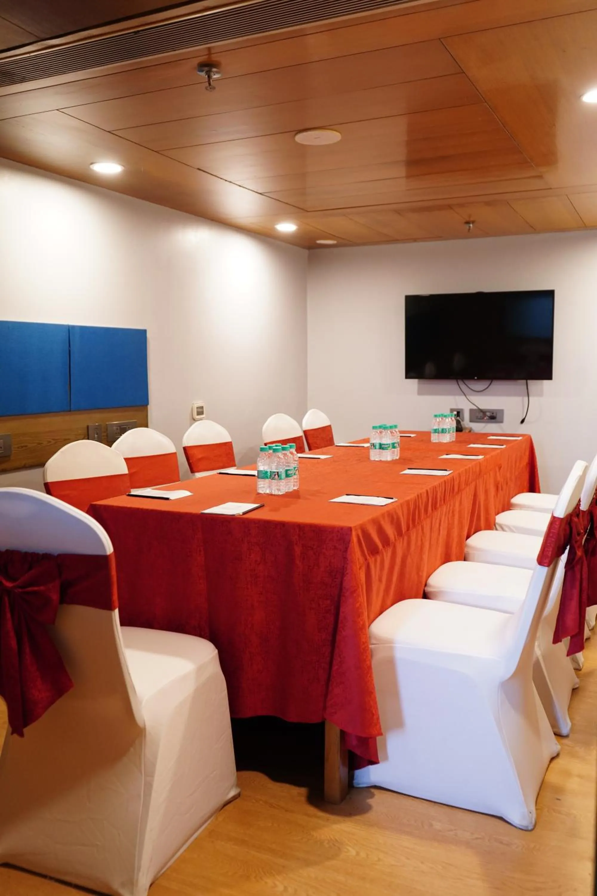 Seating area in Regenta Central the Crystal Kanpur,