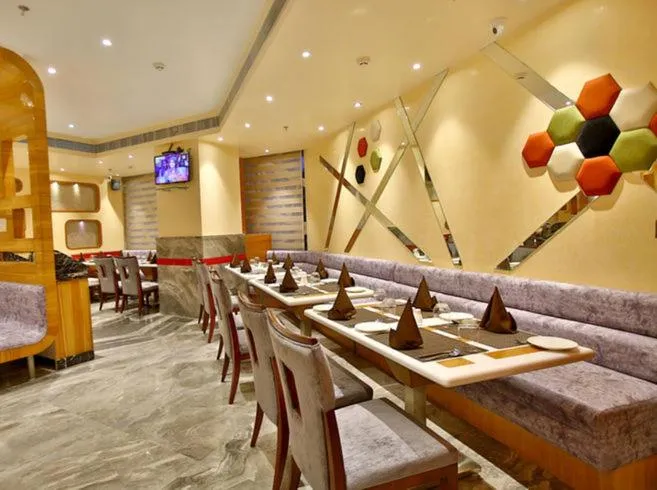 Restaurant/places to eat in Regenta Central the Crystal Kanpur,