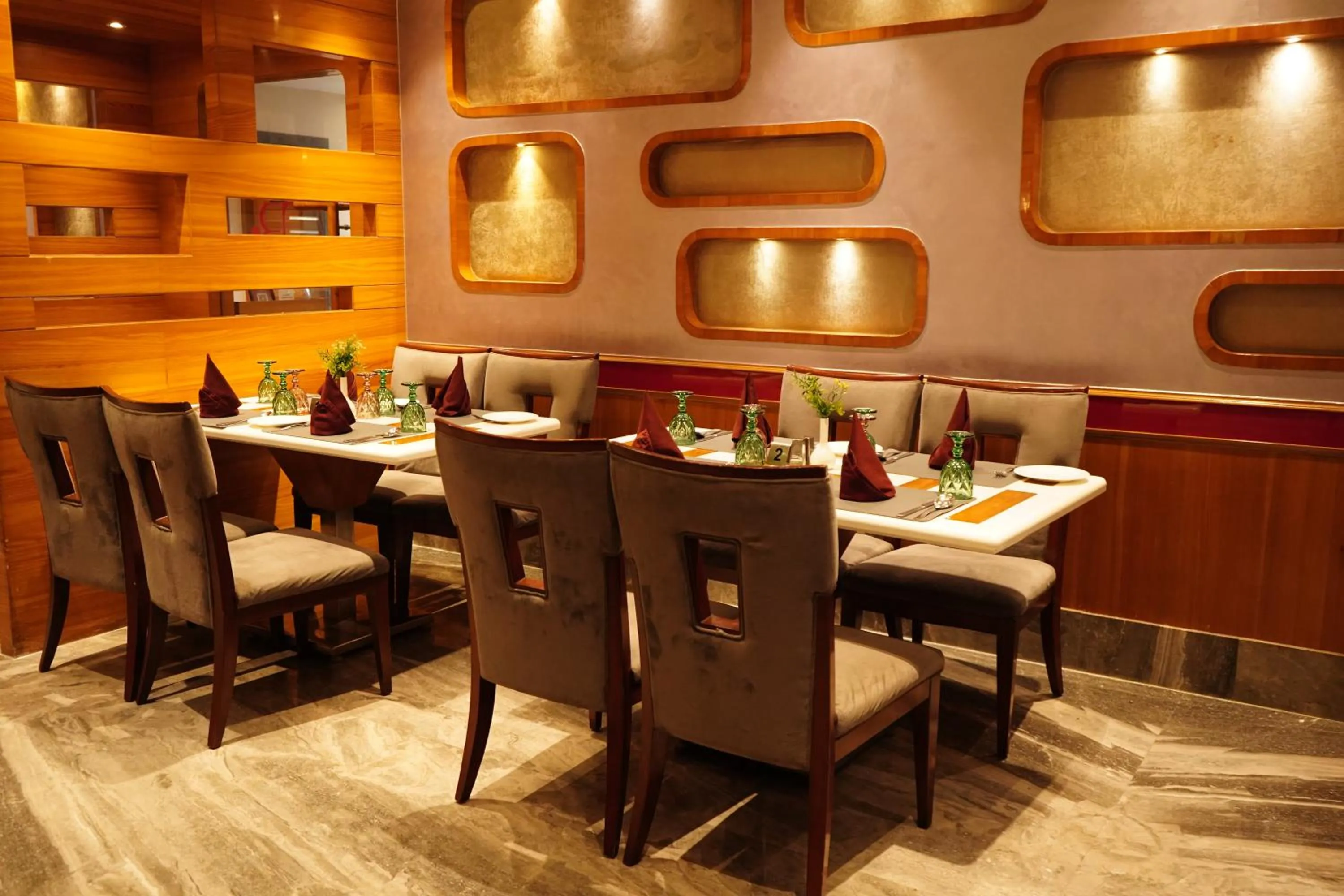 Restaurant/places to eat in Regenta Central the Crystal Kanpur,