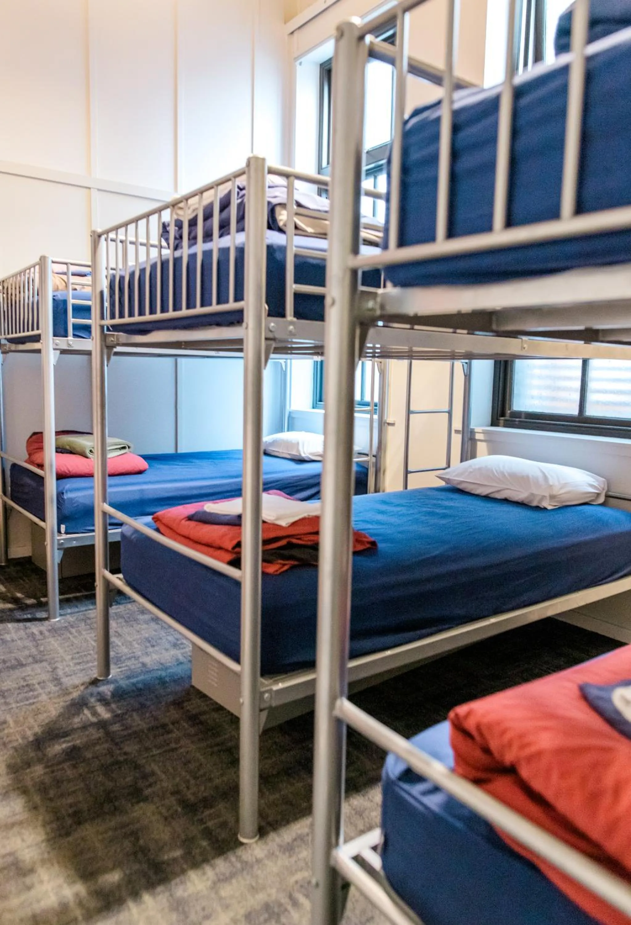 bunk bed, Bed in The Cambridge Hotel & Backpackers