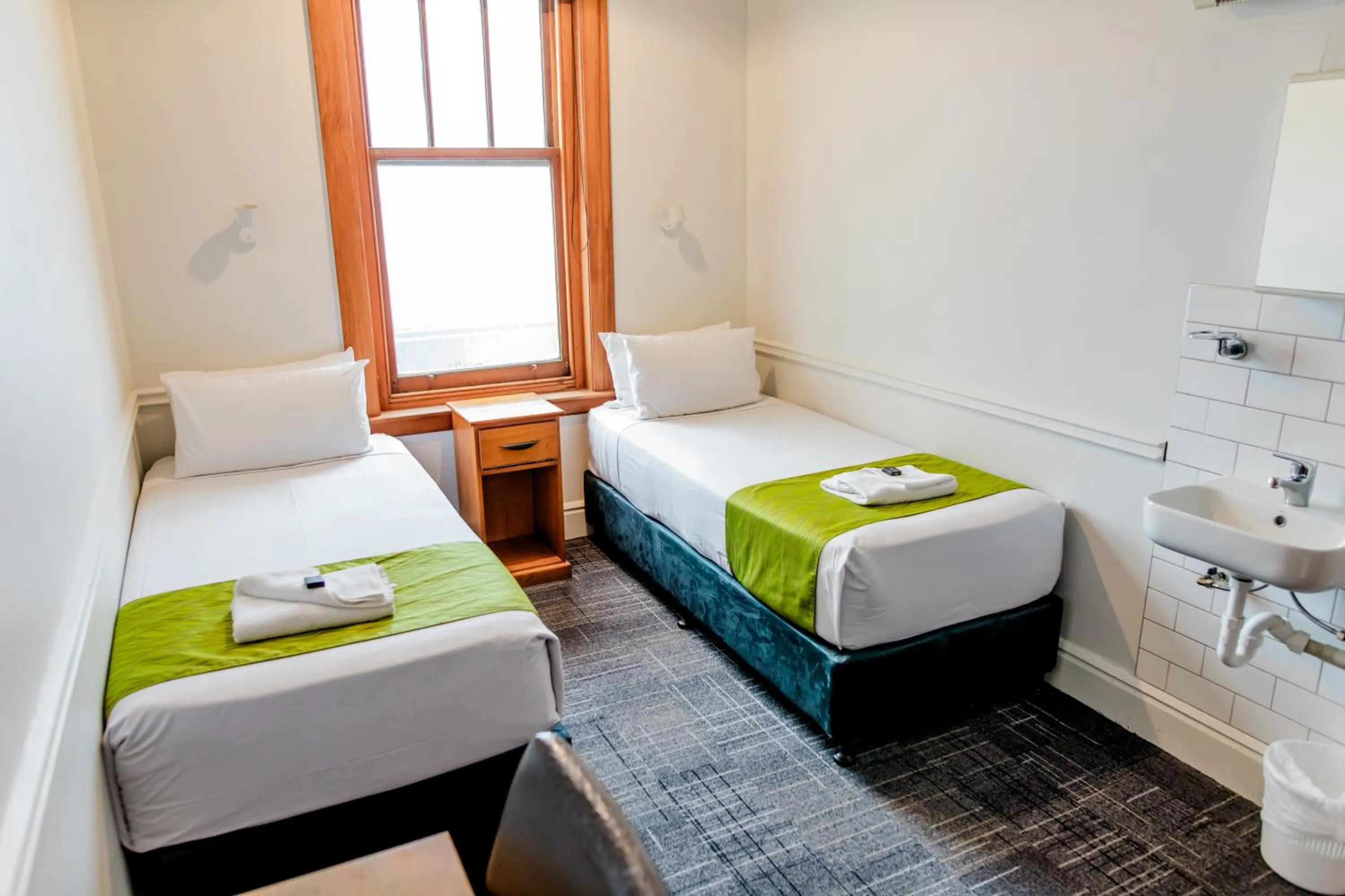 Bed in The Cambridge Hotel & Backpackers