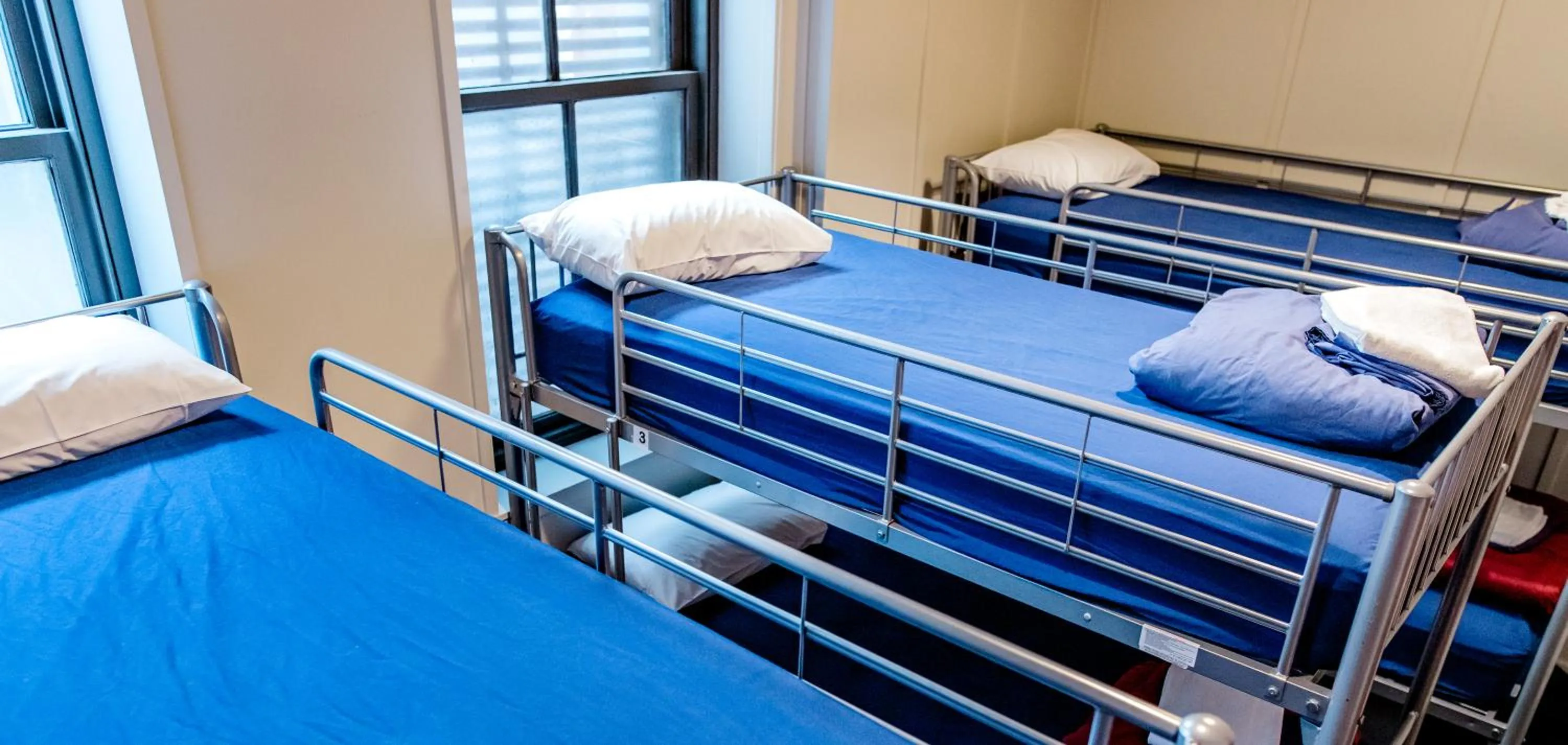 bunk bed, Bed in The Cambridge Hotel & Backpackers