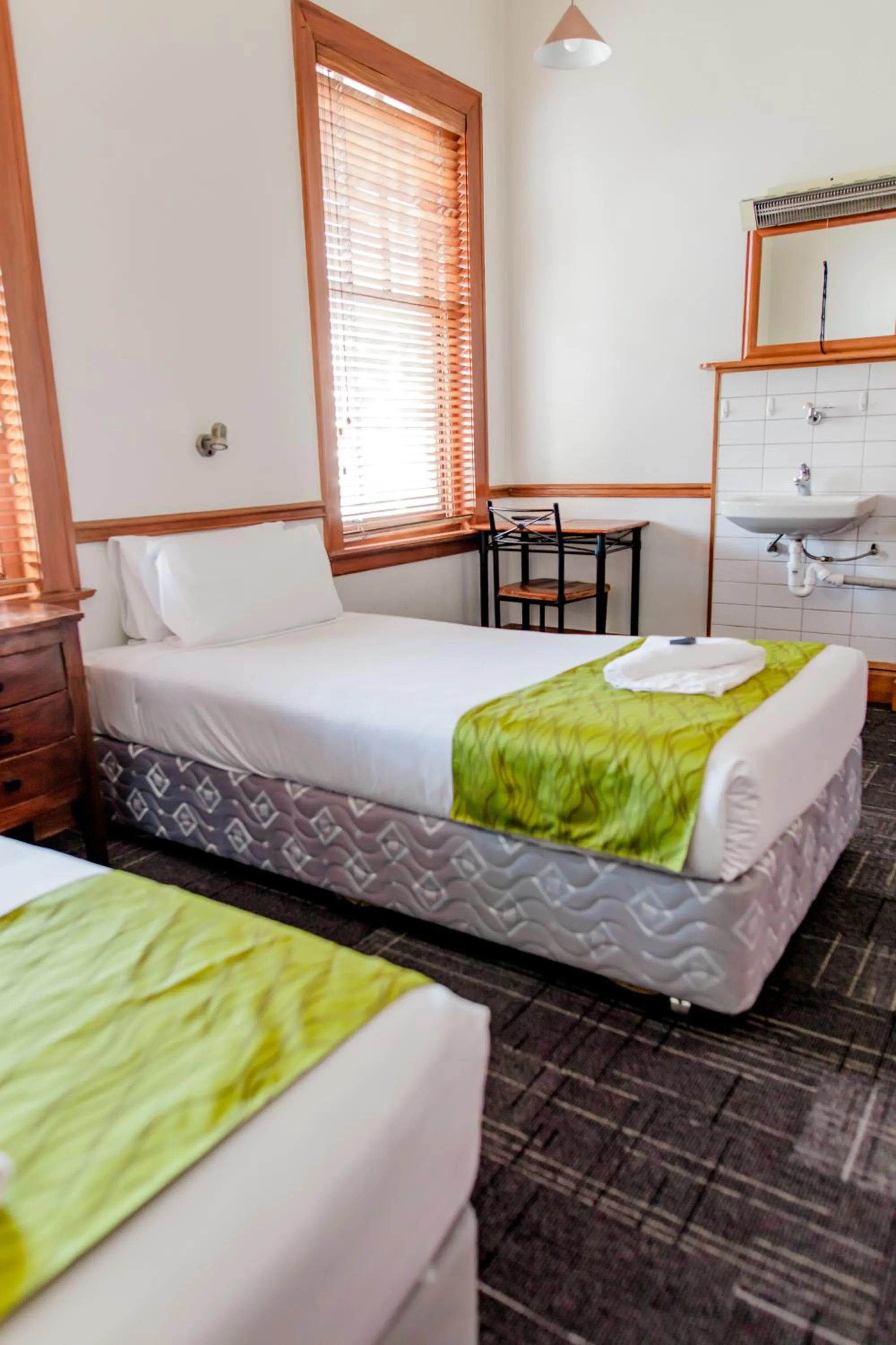 Bed in The Cambridge Hotel & Backpackers