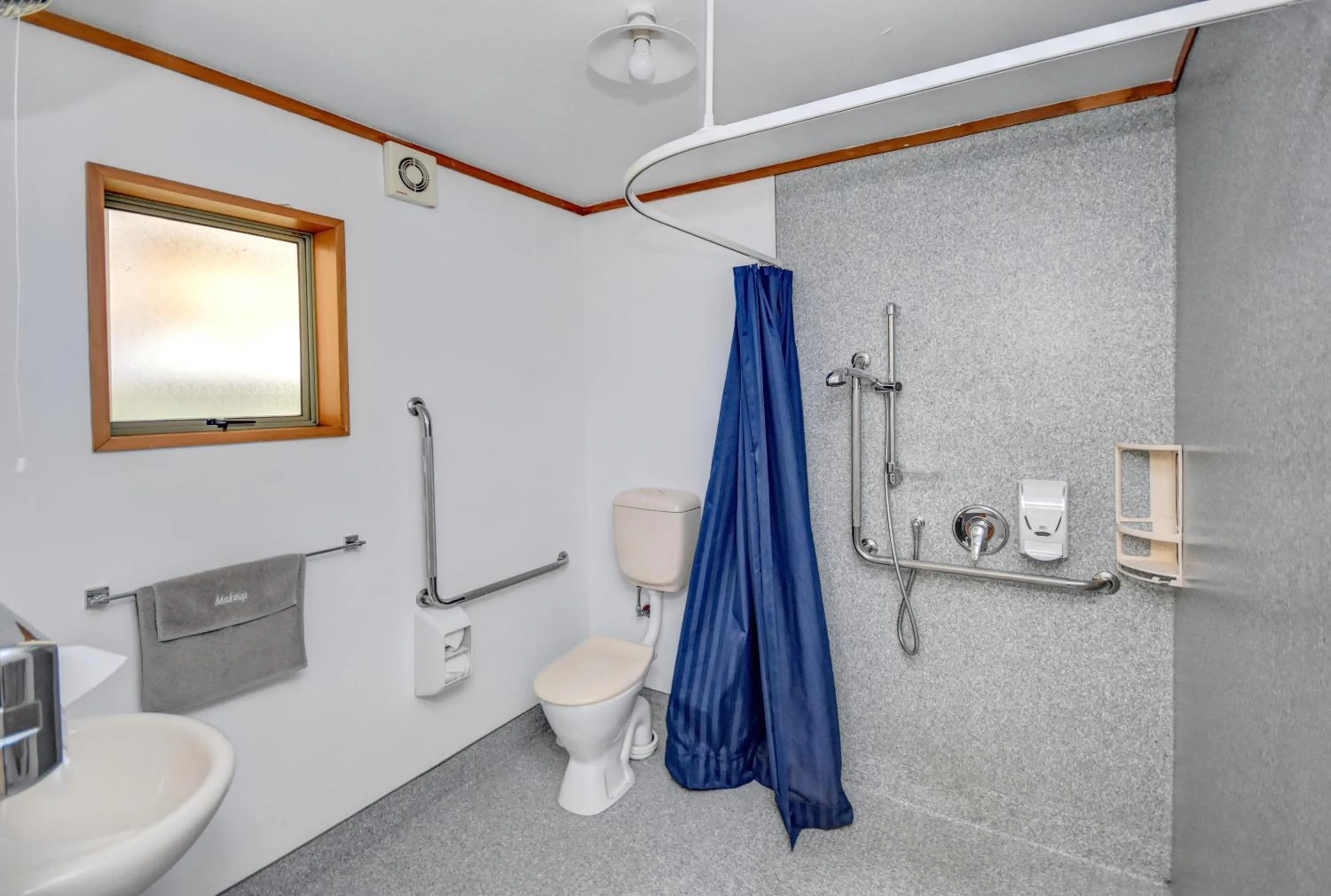 Bathroom in Garden Motel