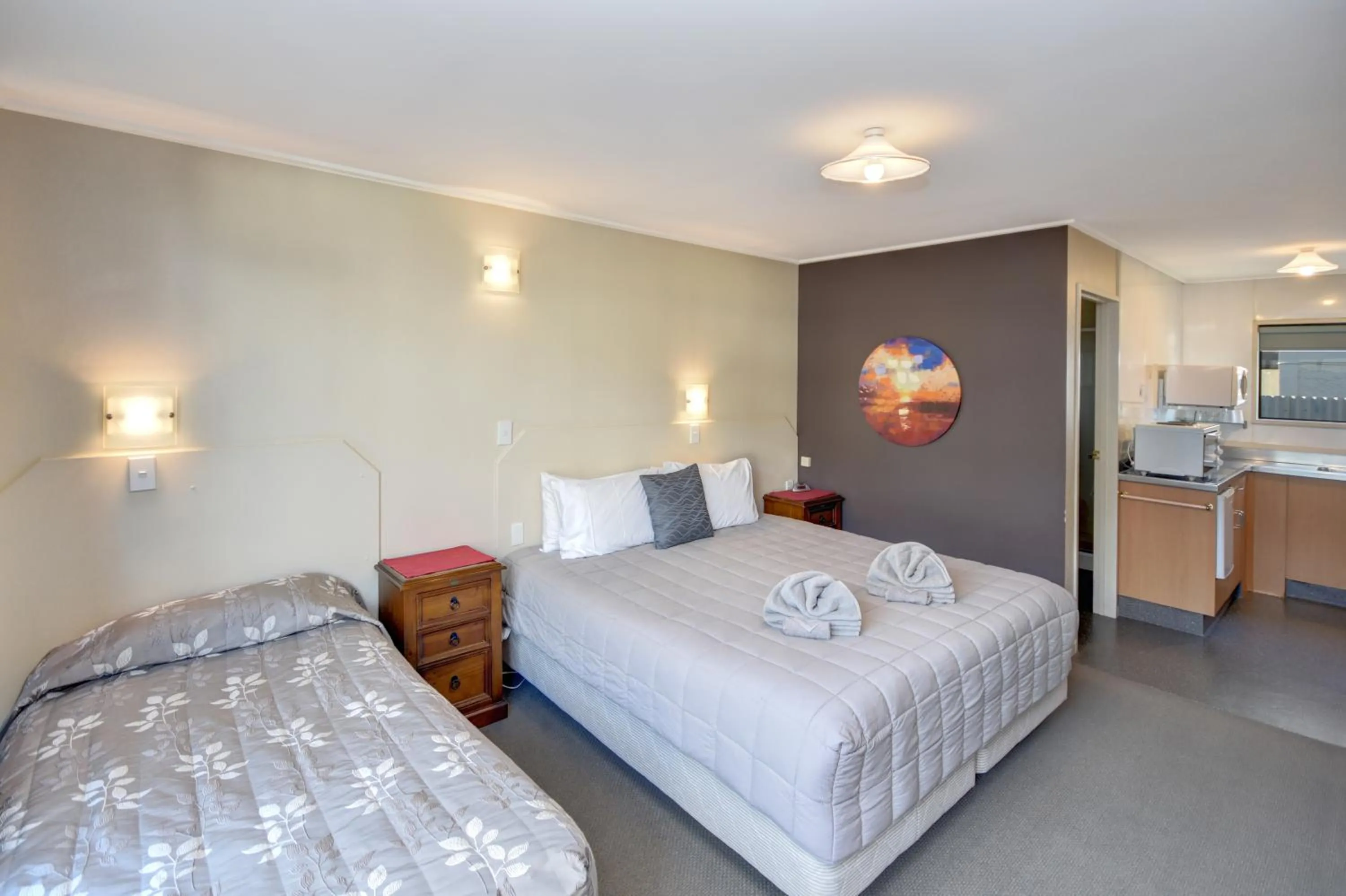 Bedroom, Bed in Garden Motel