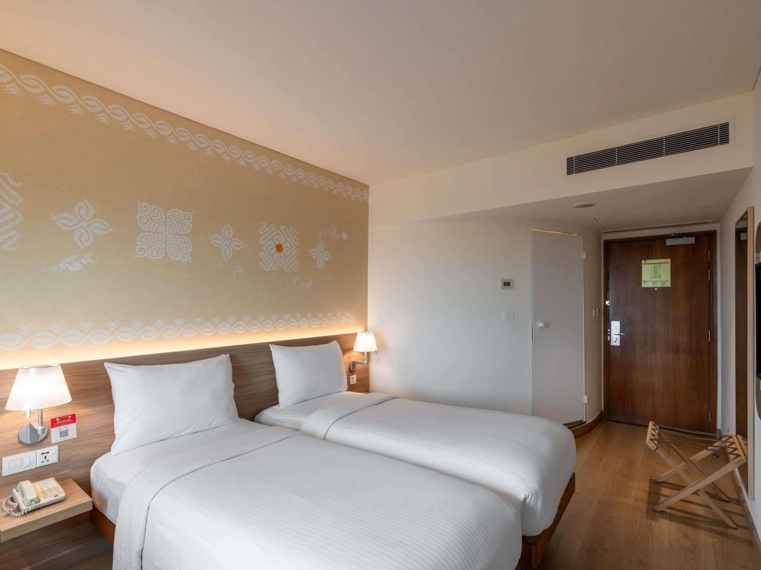 Bedroom, Bed in ibis Mumbai Airport - An Accor Brand