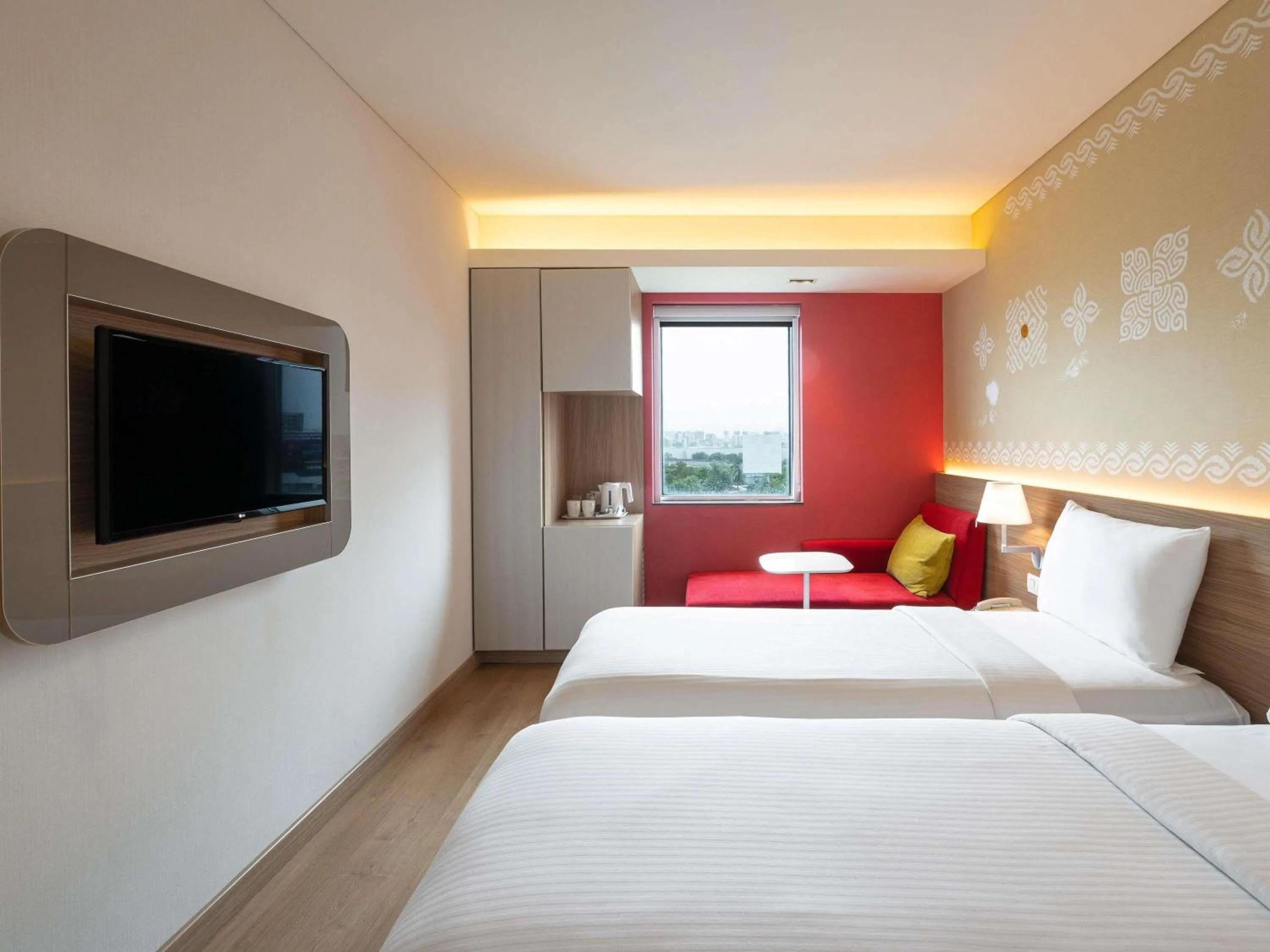 Bedroom, Bed in ibis Mumbai Airport - An Accor Brand