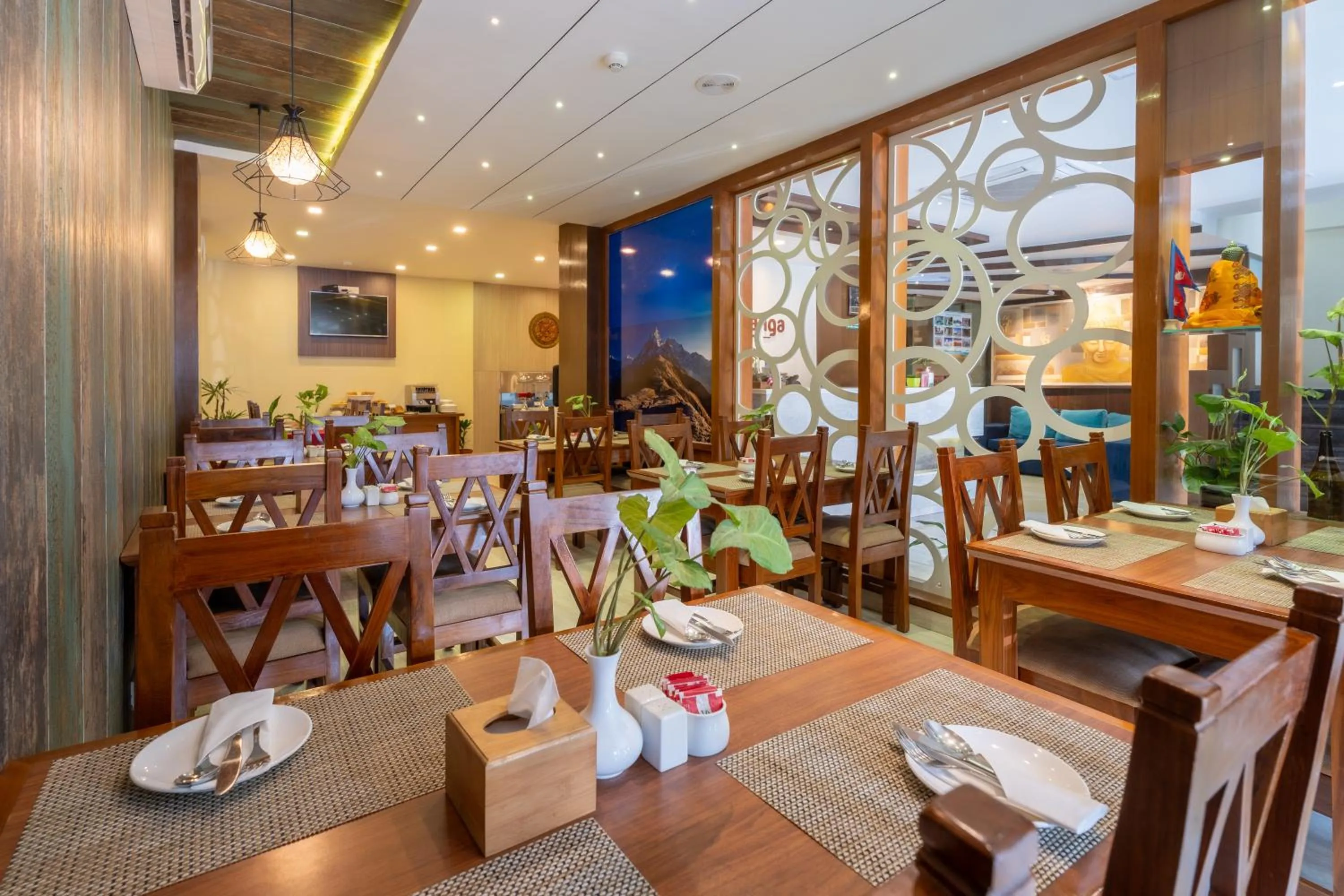 Restaurant/places to eat in Hotel Haven O' Ganga