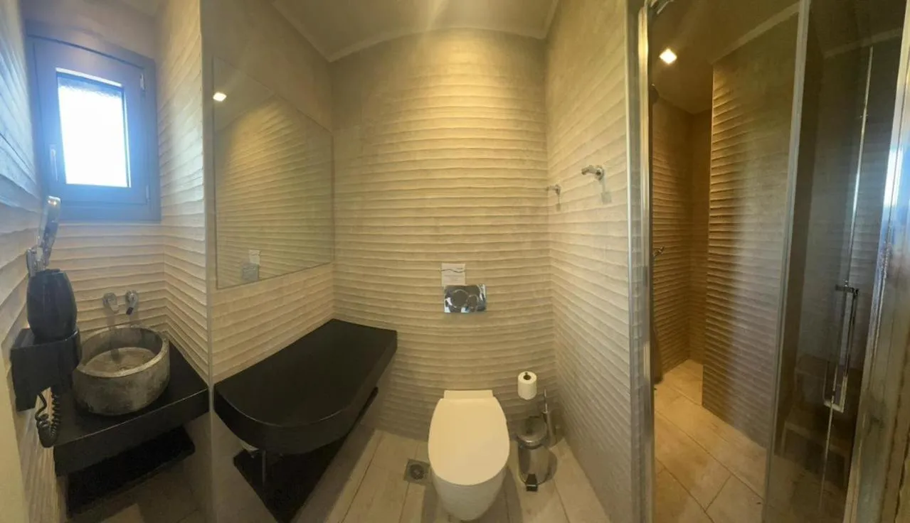 Bathroom in Prima Vista Beachfront Boutique Hotel