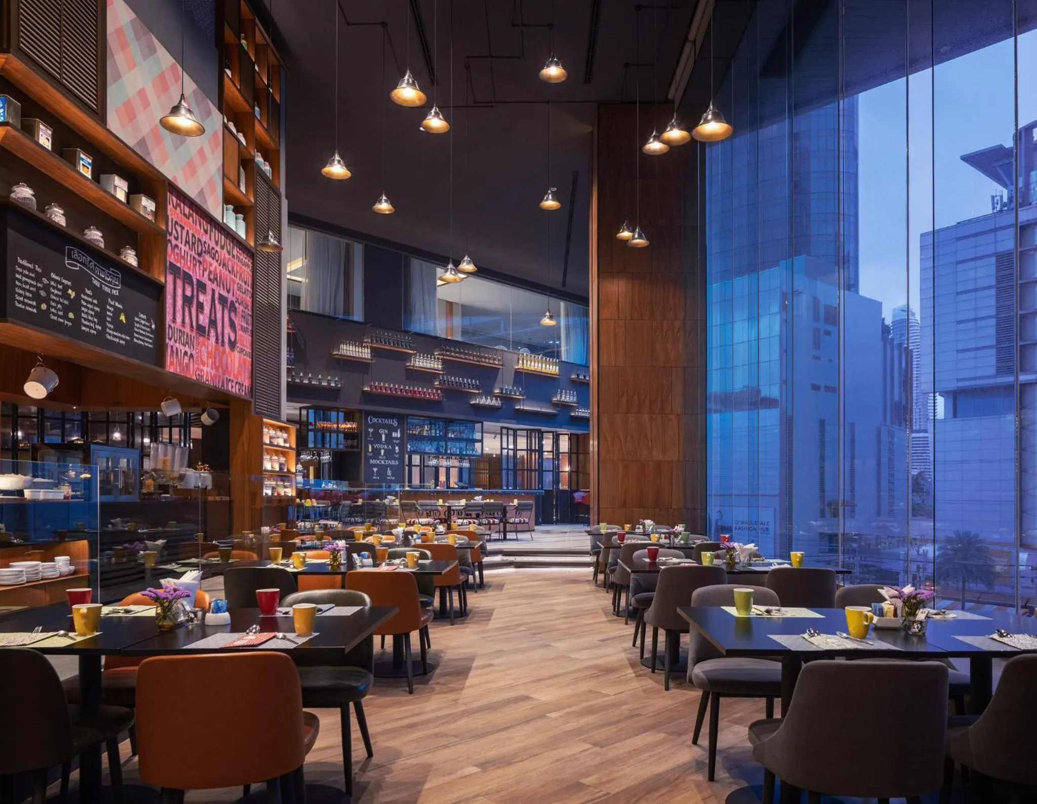 Restaurant/places to eat in Amari Bangkok