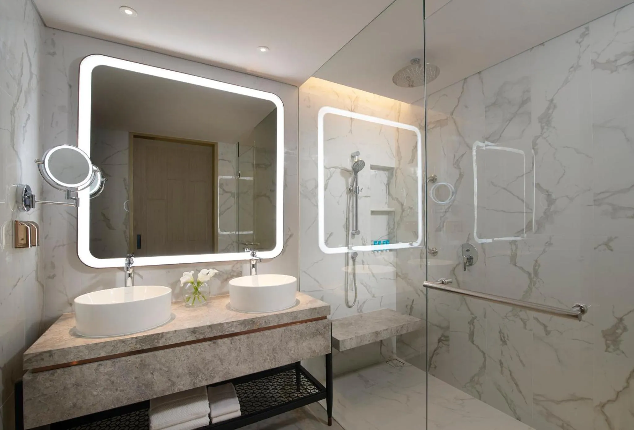 Photo of the whole room in Amari Bangkok