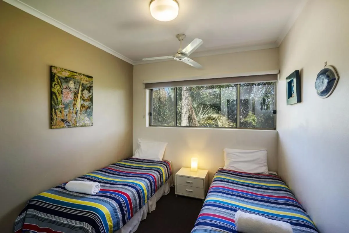 Bedroom, Bed in Sunseeker Holiday Apartments