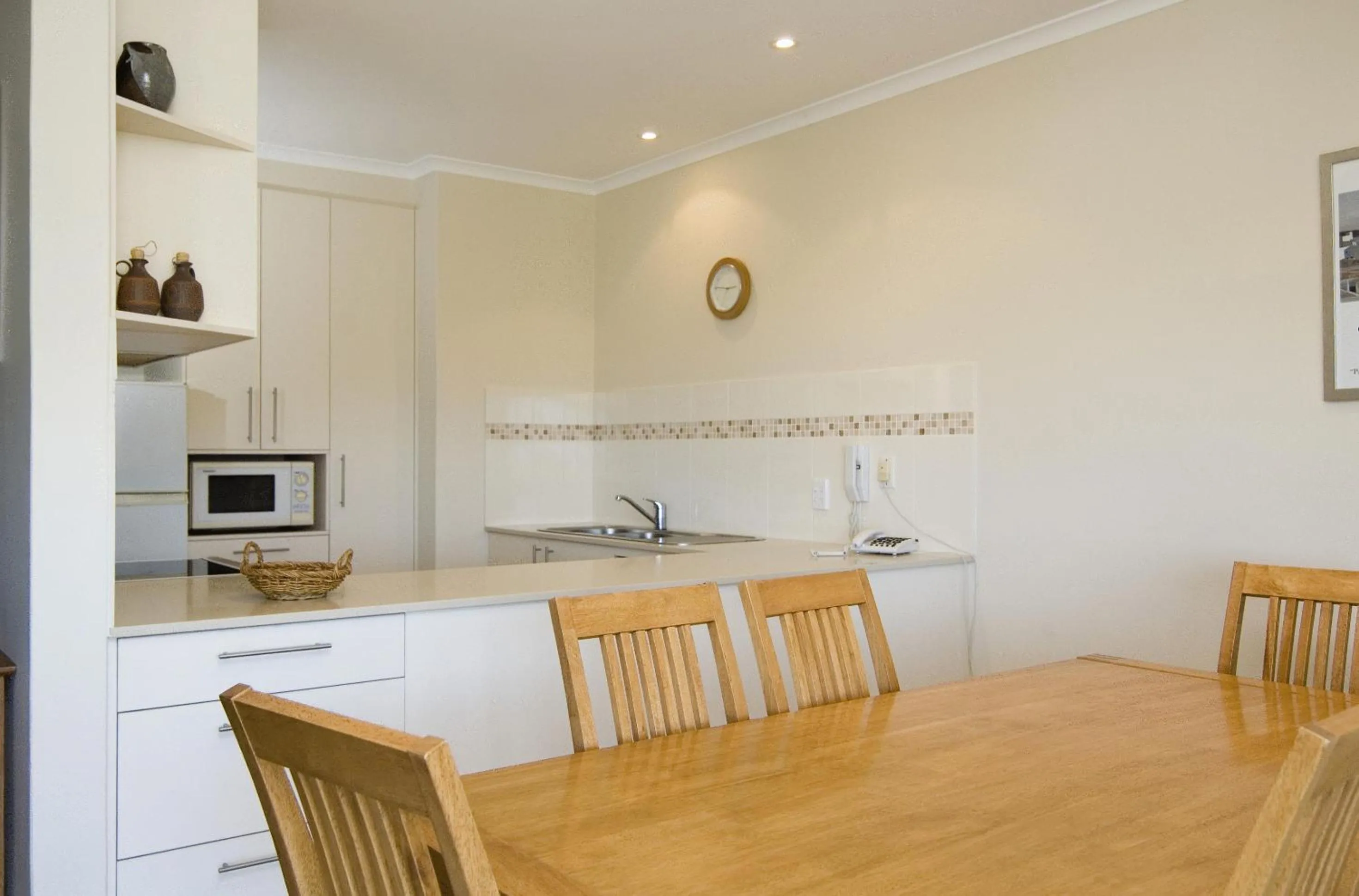 Dining area in Sunseeker Holiday Apartments