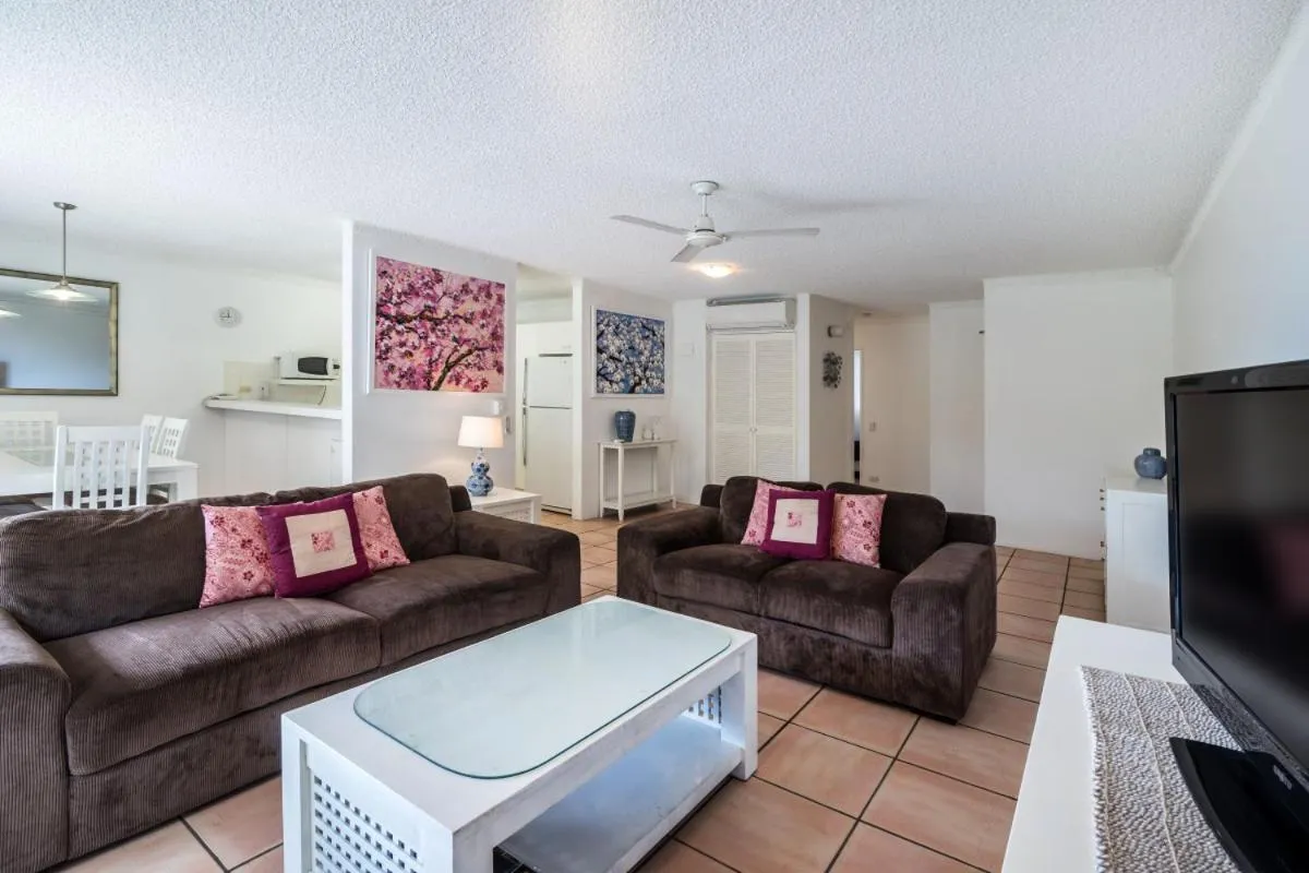 TV and multimedia in Sunseeker Holiday Apartments