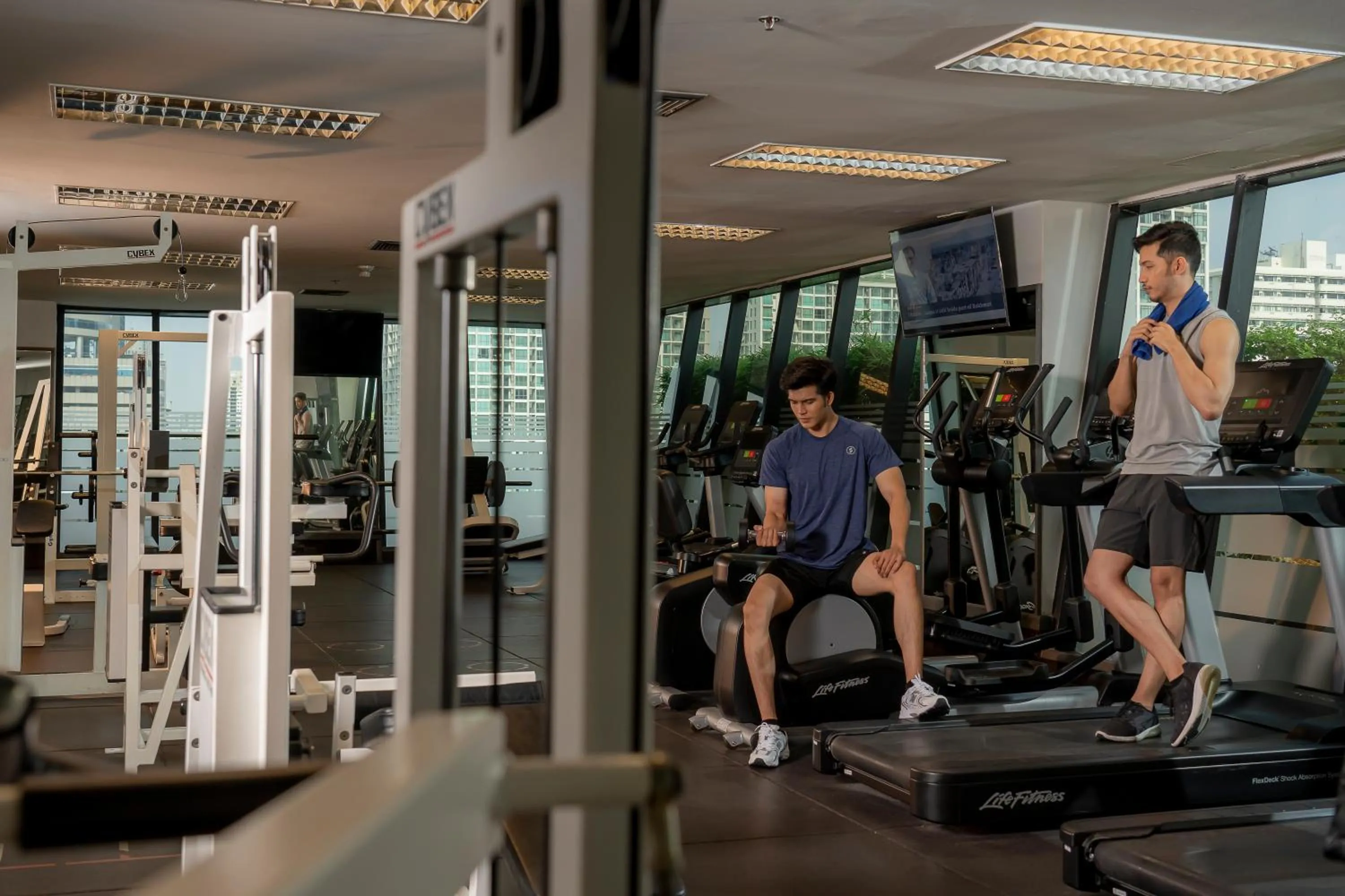 Fitness centre/facilities in Grand Mercure Bangkok Atrium