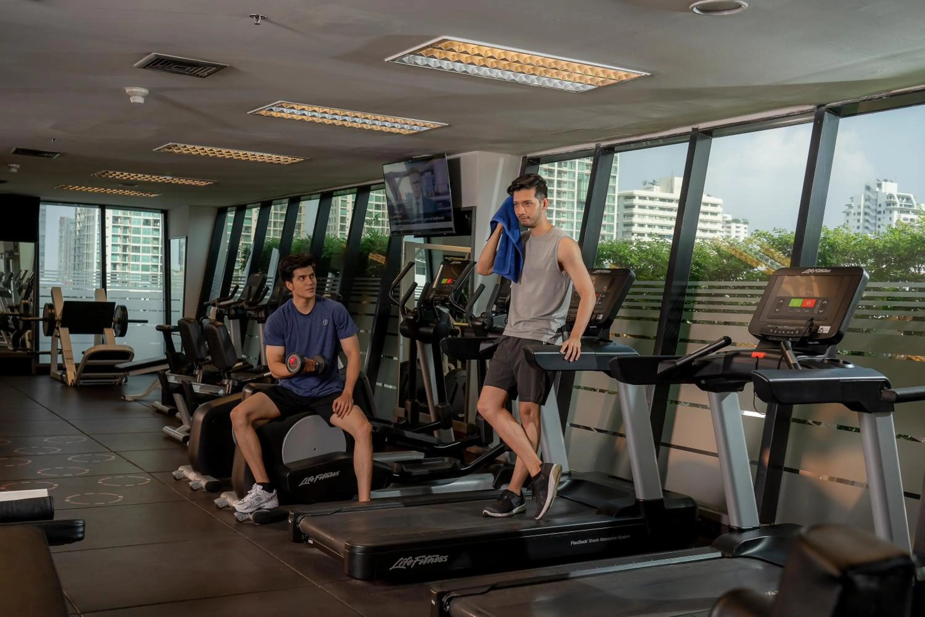 Fitness centre/facilities in Grand Mercure Bangkok Atrium