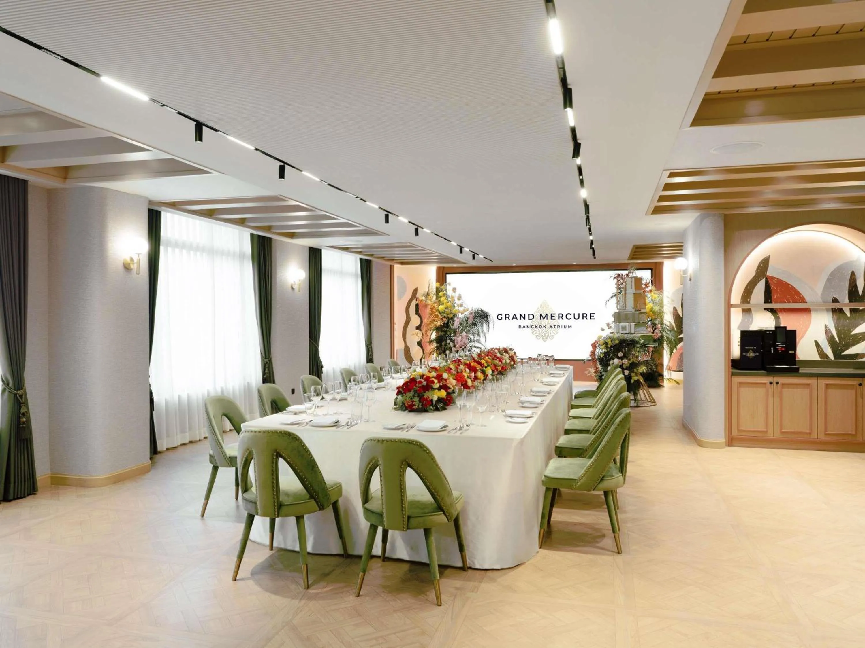 wedding in Grand Mercure Bangkok Atrium