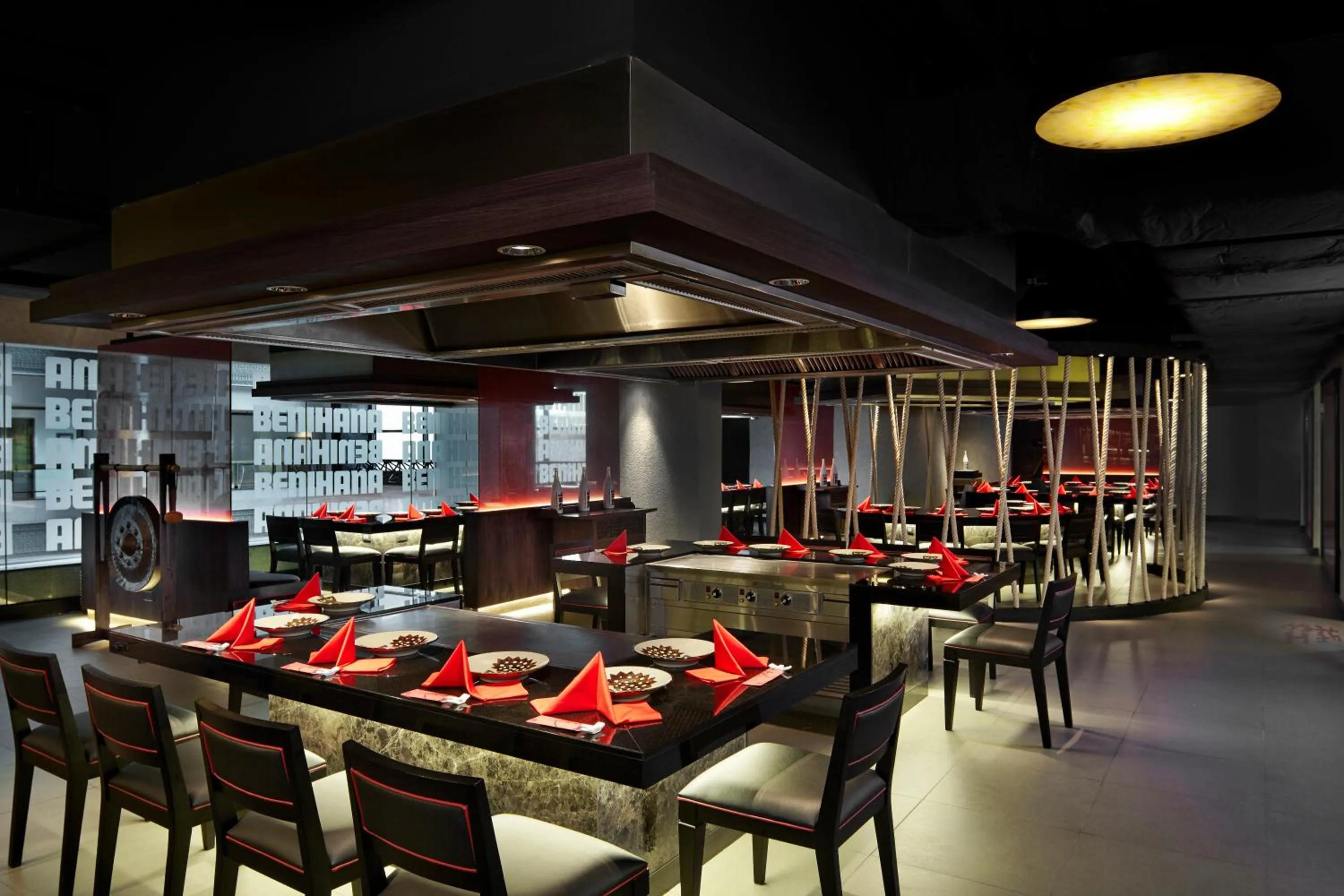 Restaurant/places to eat in Grand Mercure Bangkok Atrium