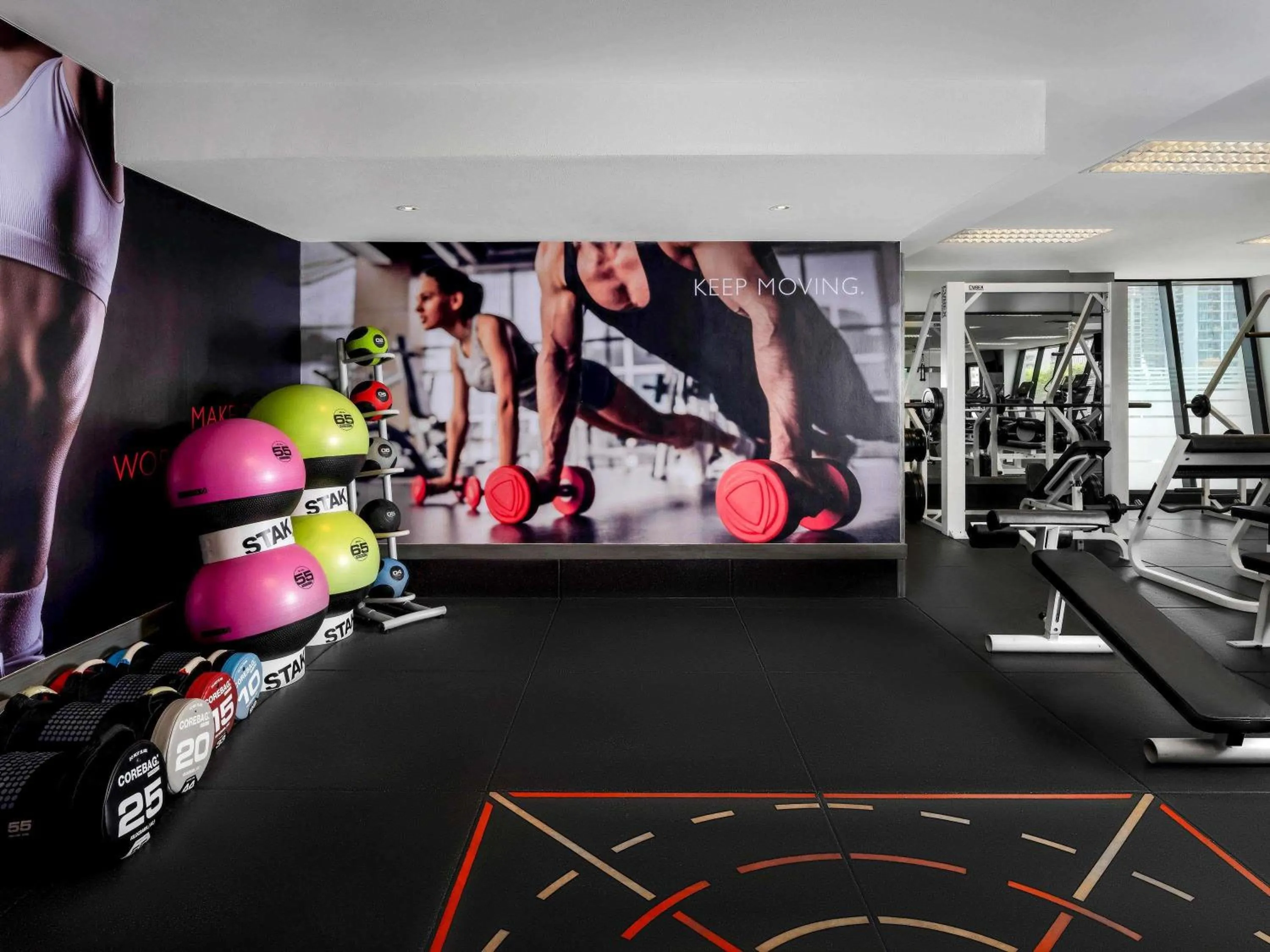 Fitness centre/facilities in Grand Mercure Bangkok Atrium