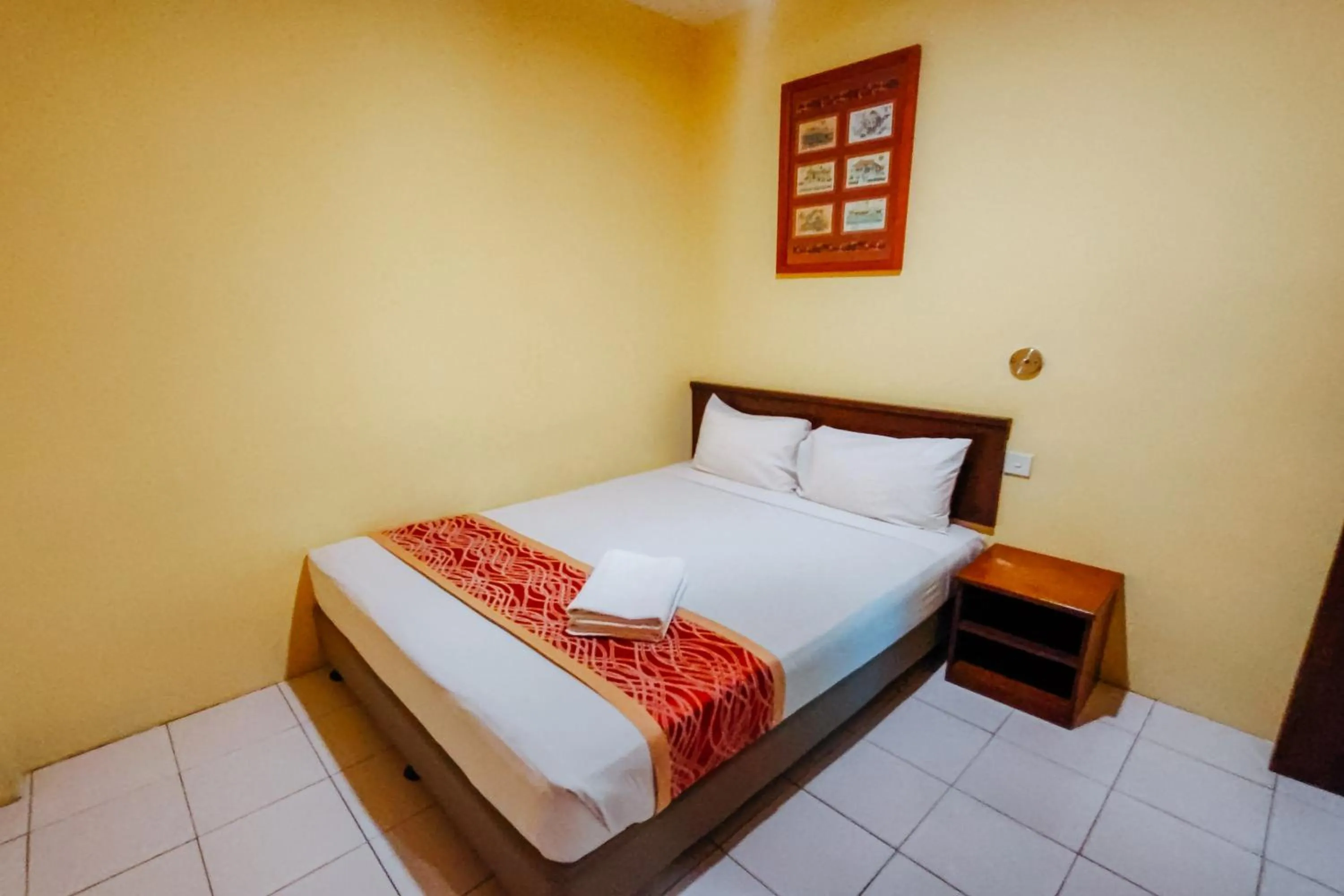 Bedroom, Bed in Virgo Batik Resort Teluk Batik Lumut