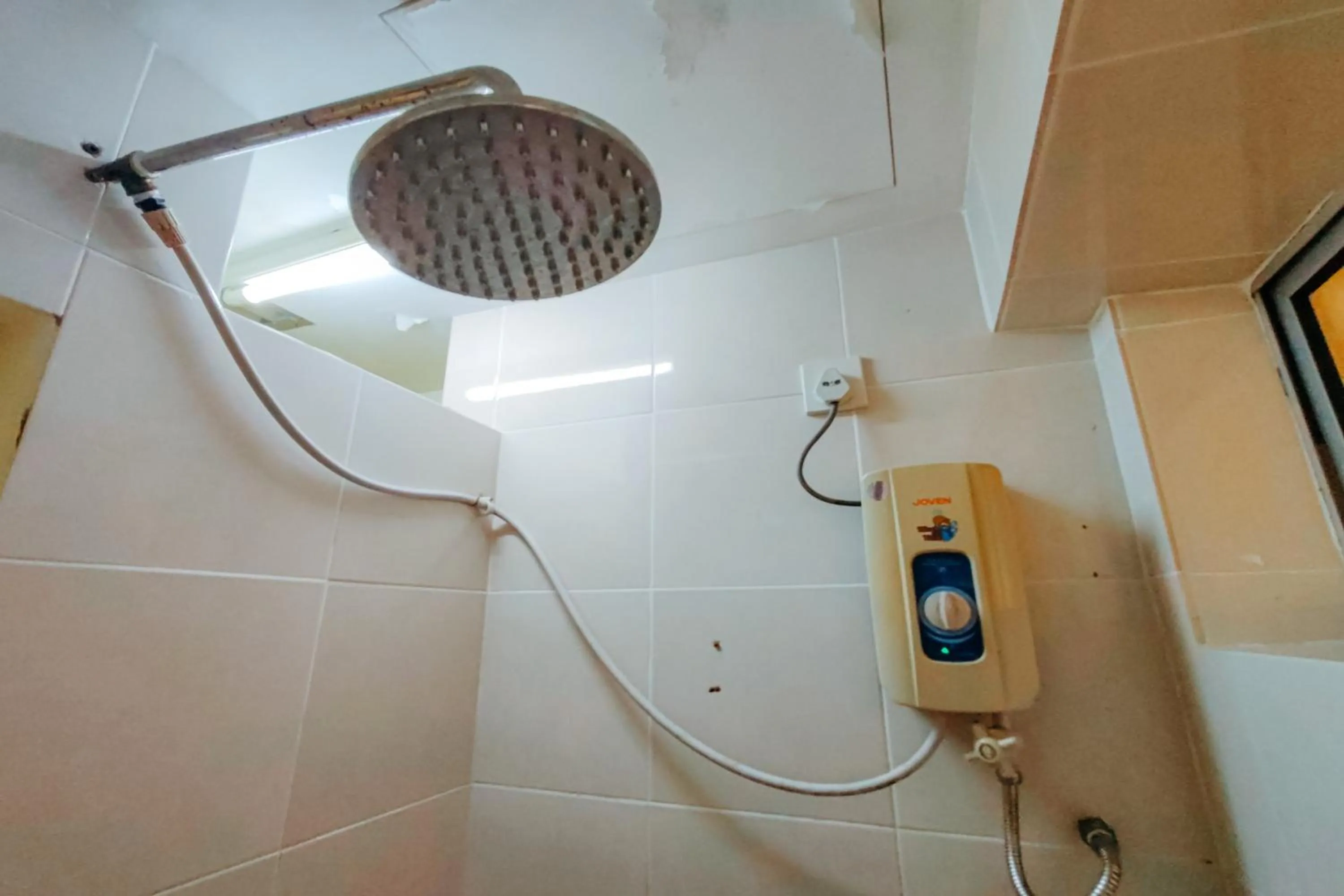Shower in Virgo Batik Resort Teluk Batik Lumut