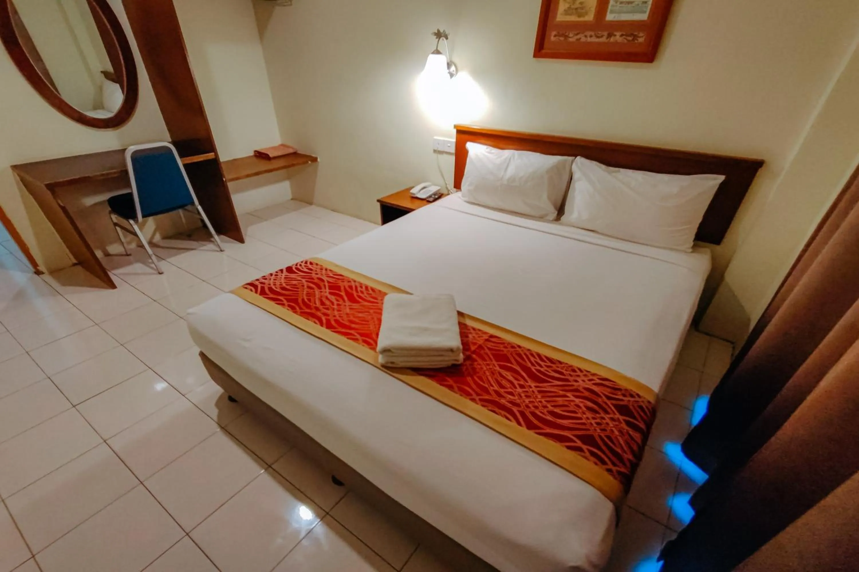 Bedroom, Bed in Virgo Batik Resort Teluk Batik Lumut