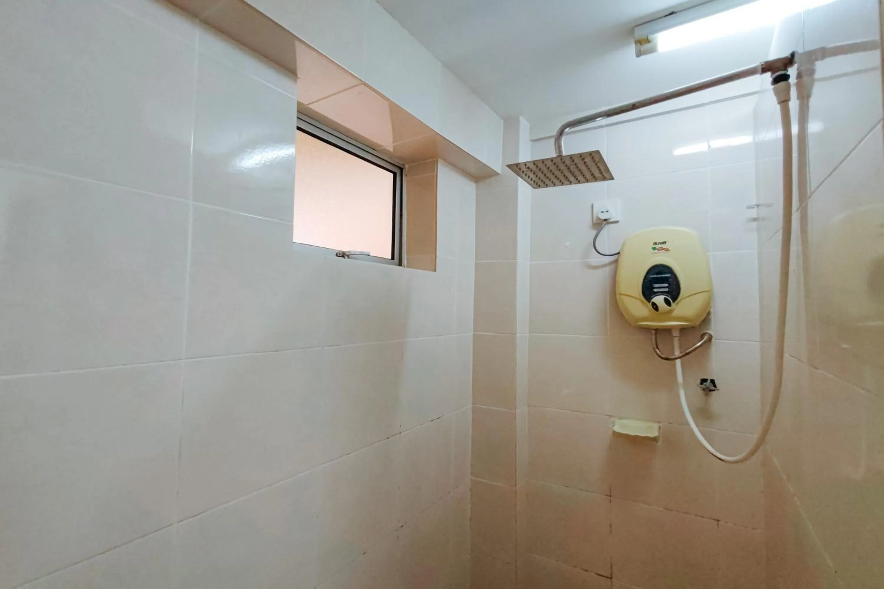 Shower in Virgo Batik Resort Teluk Batik Lumut