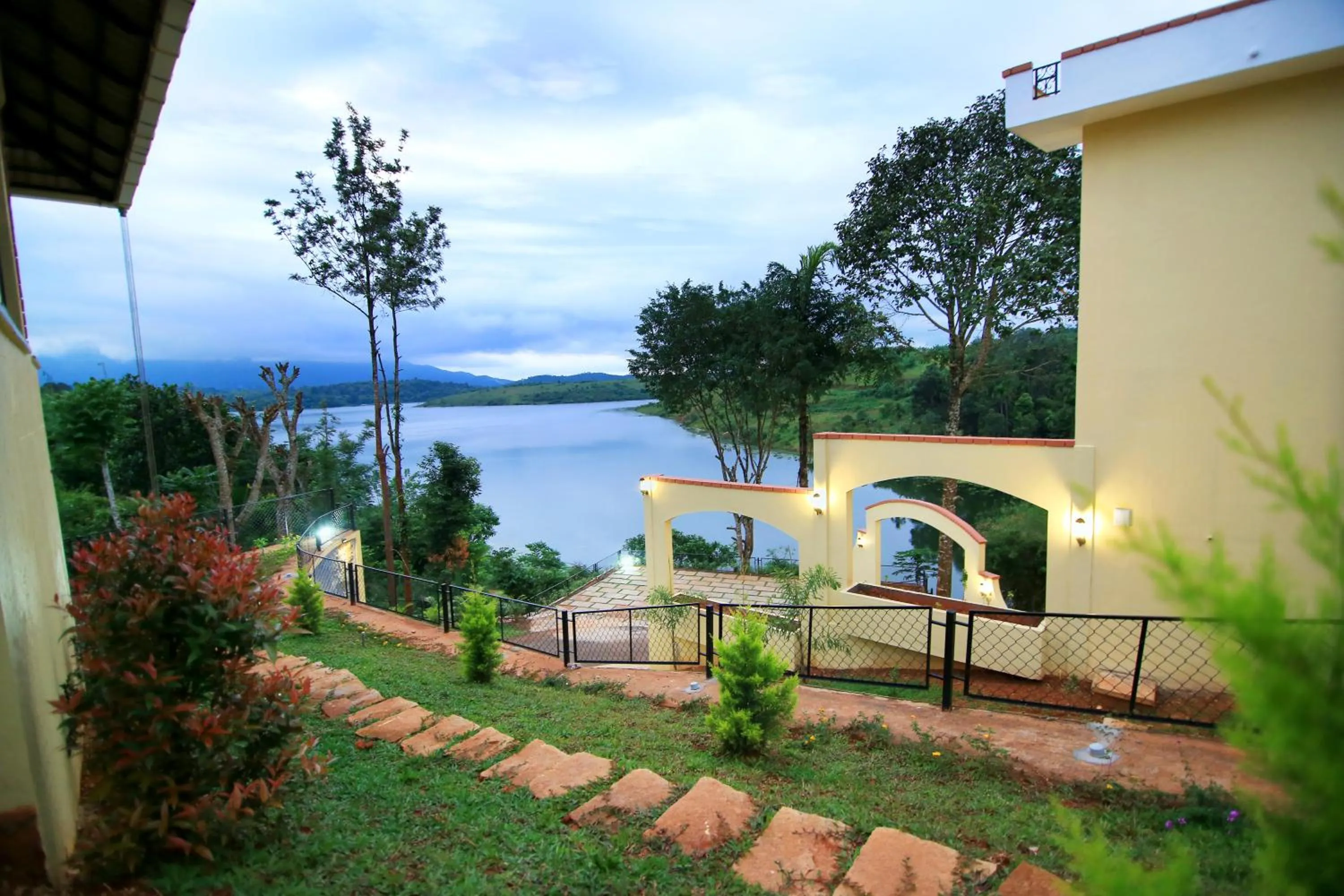 Vista Del Lago