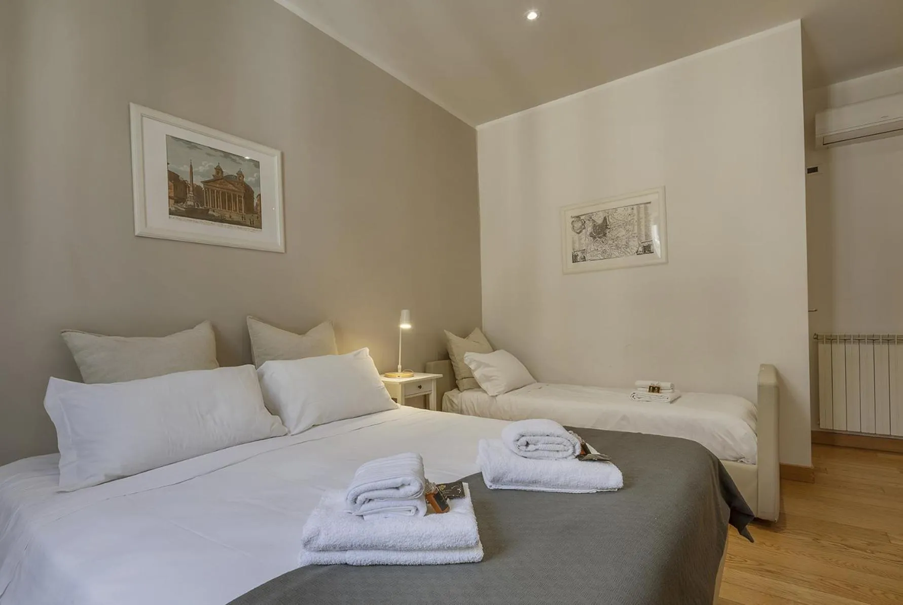 Bed in Colosseo Guest House