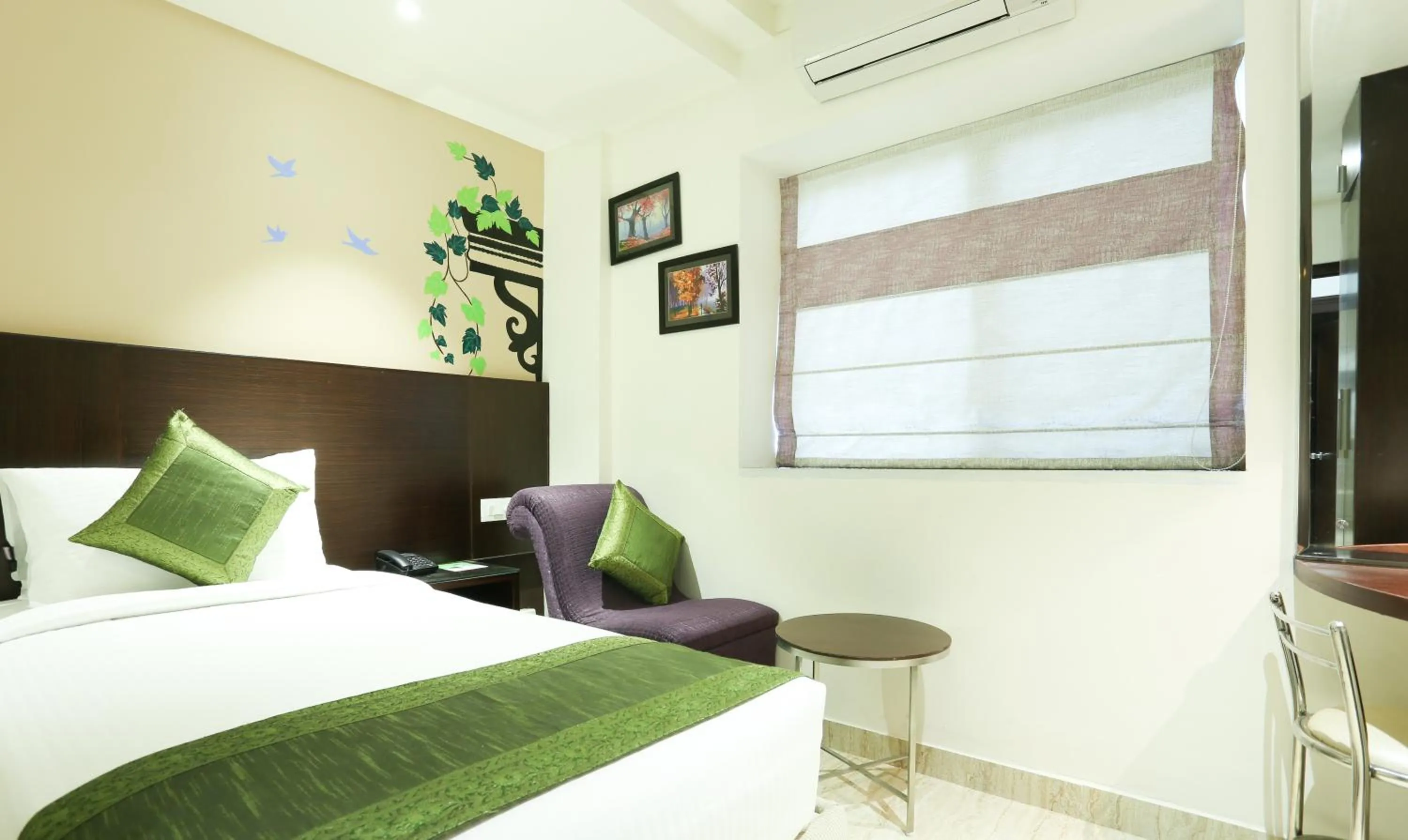 Bed in Treebo C Plaza