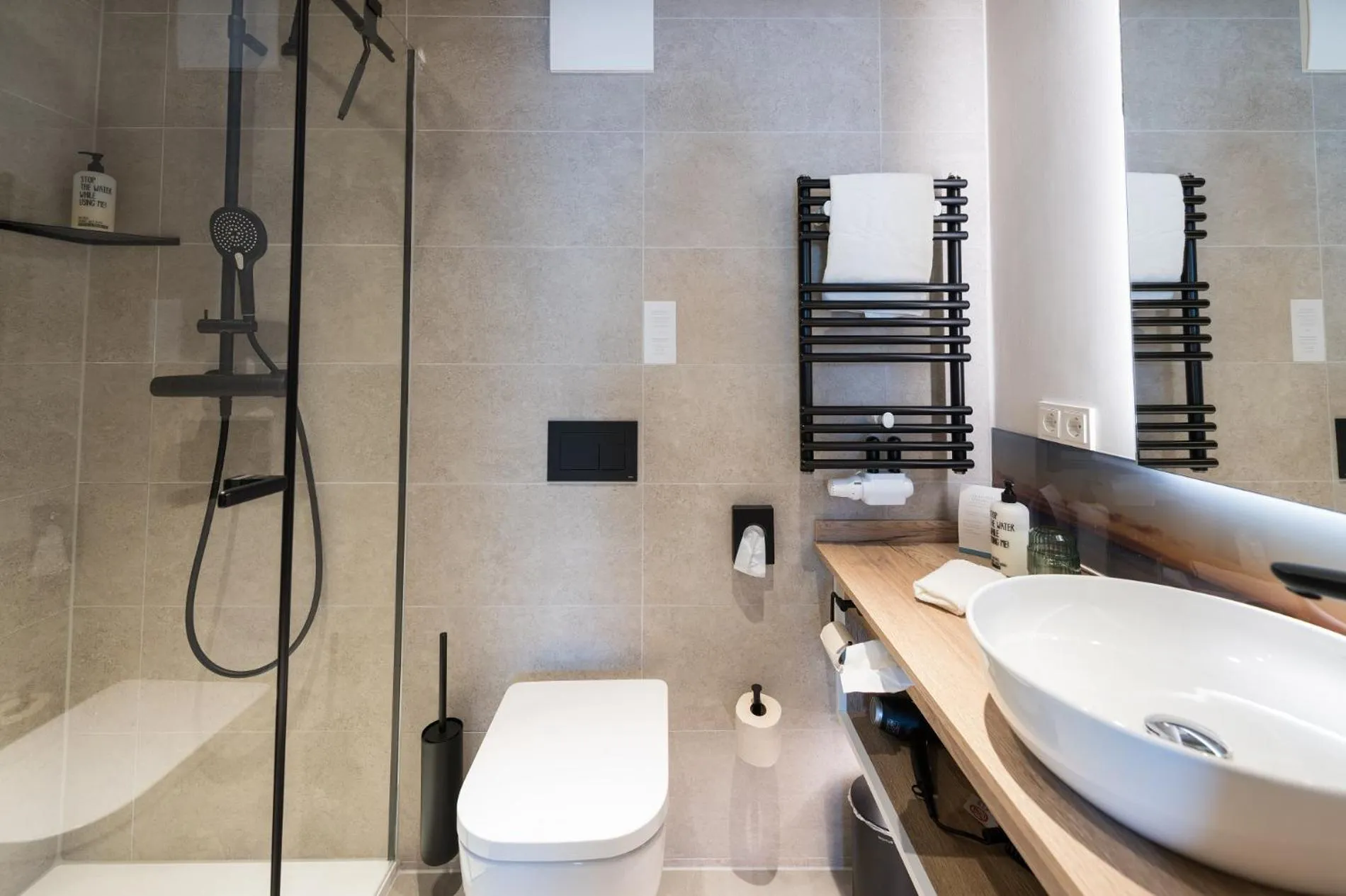 Shower in Hafenhotel zu Putbus