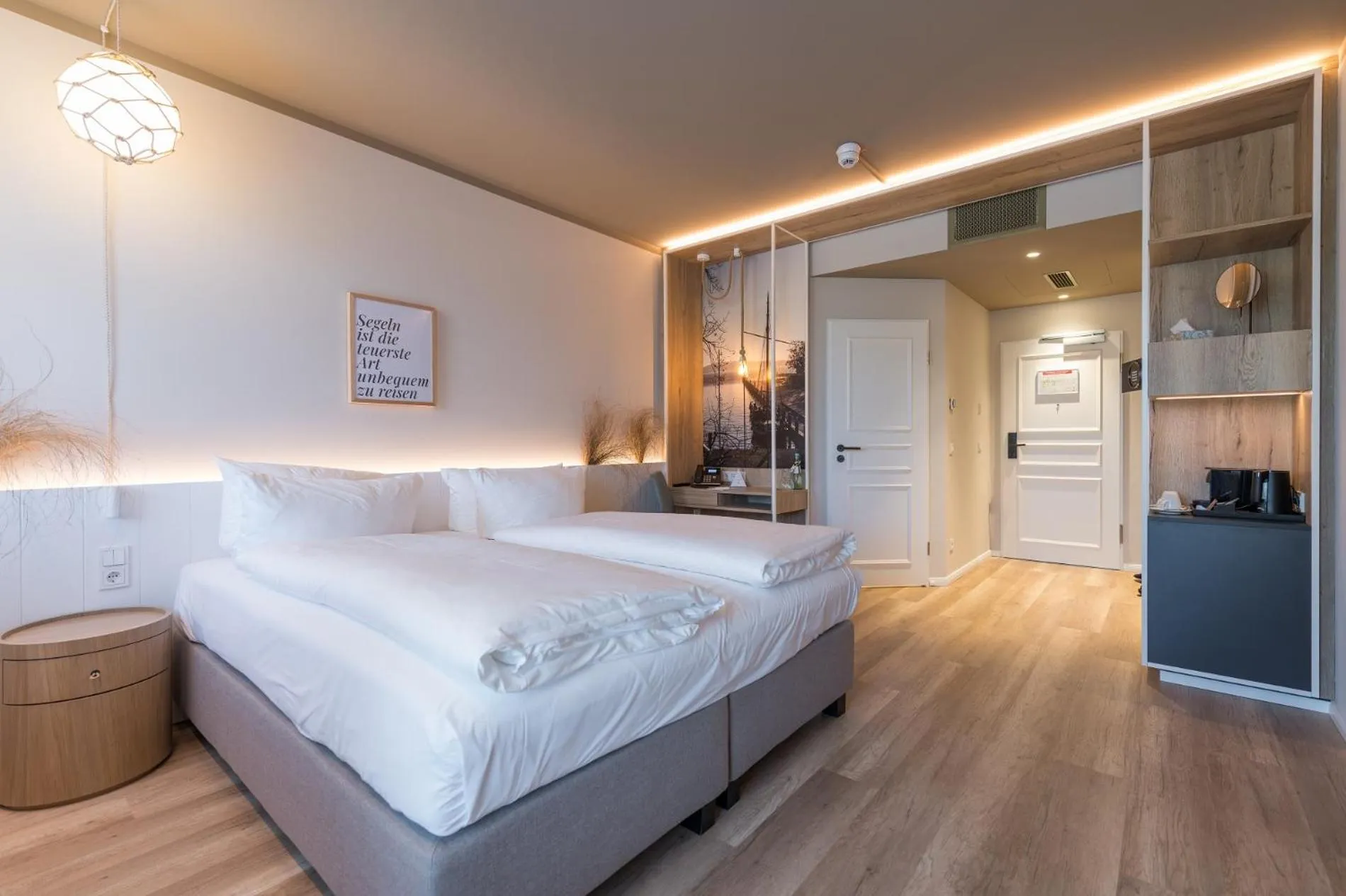 Photo of the whole room, Bed in Hafenhotel zu Putbus