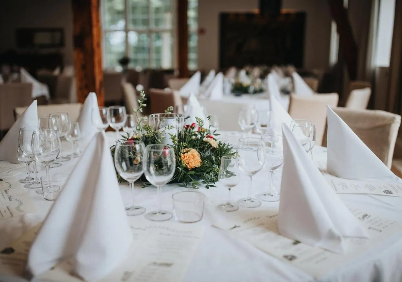 Restaurant/places to eat in Elisefarm