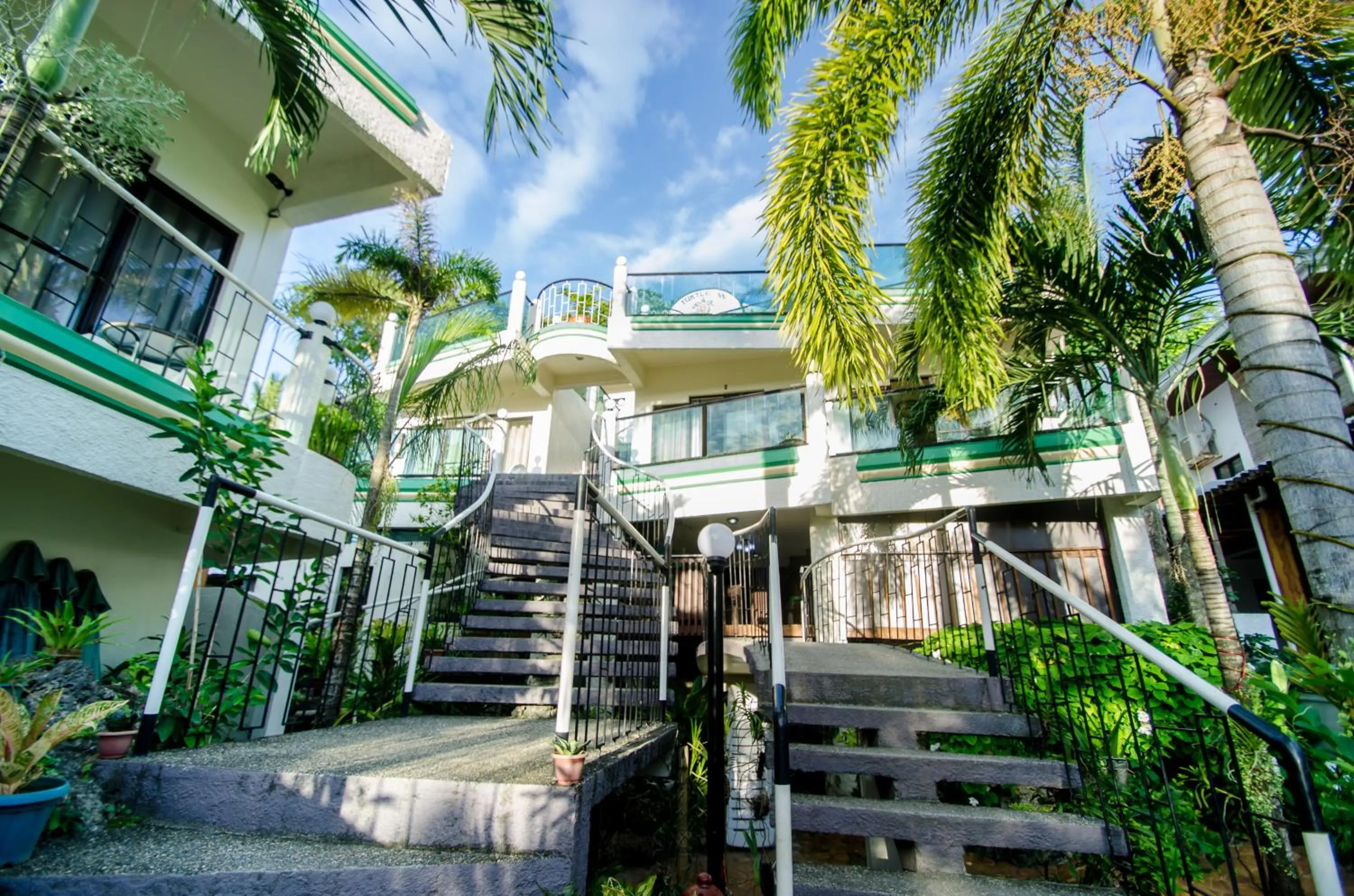 Facade/entrance in Turtle Inn Resort