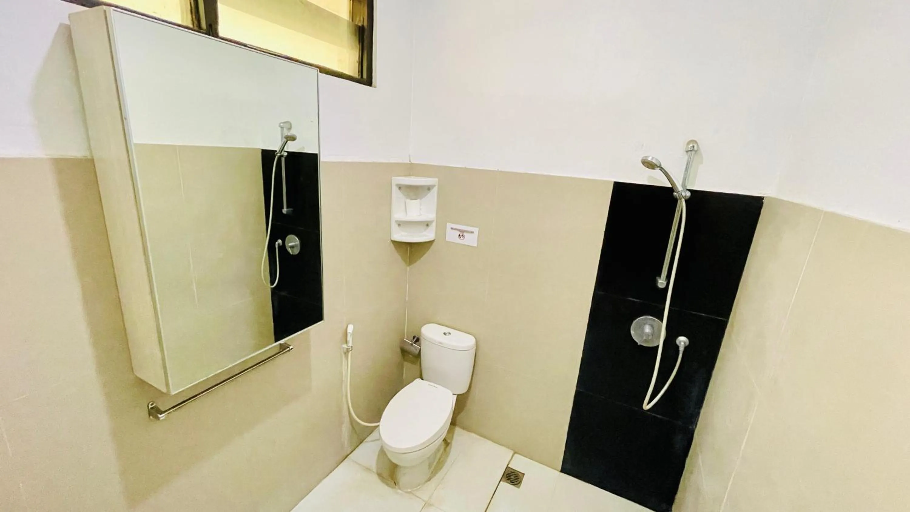 Aman Gati Hotel Lakey