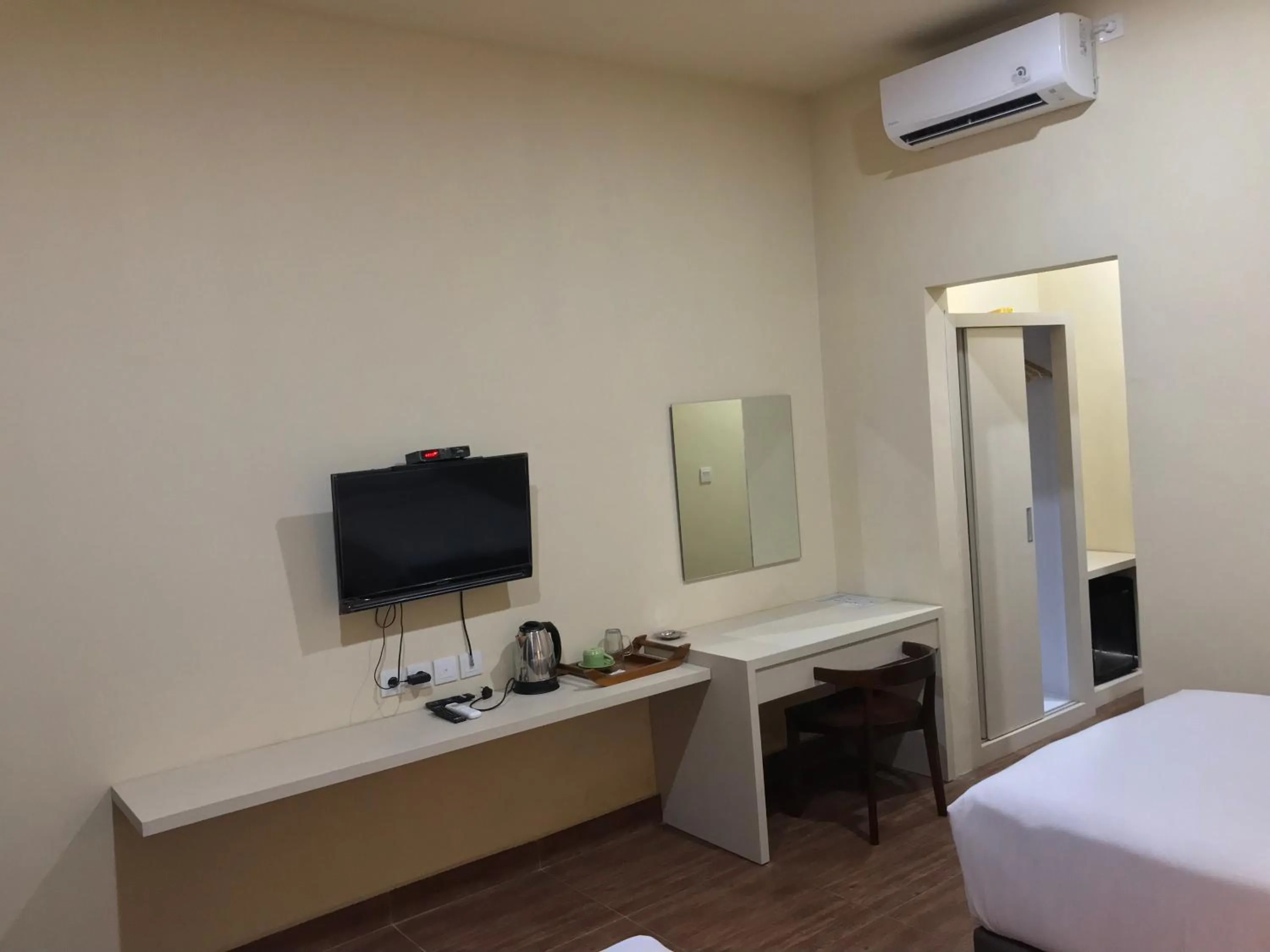 Bed in Aman Gati Hotel Lakey