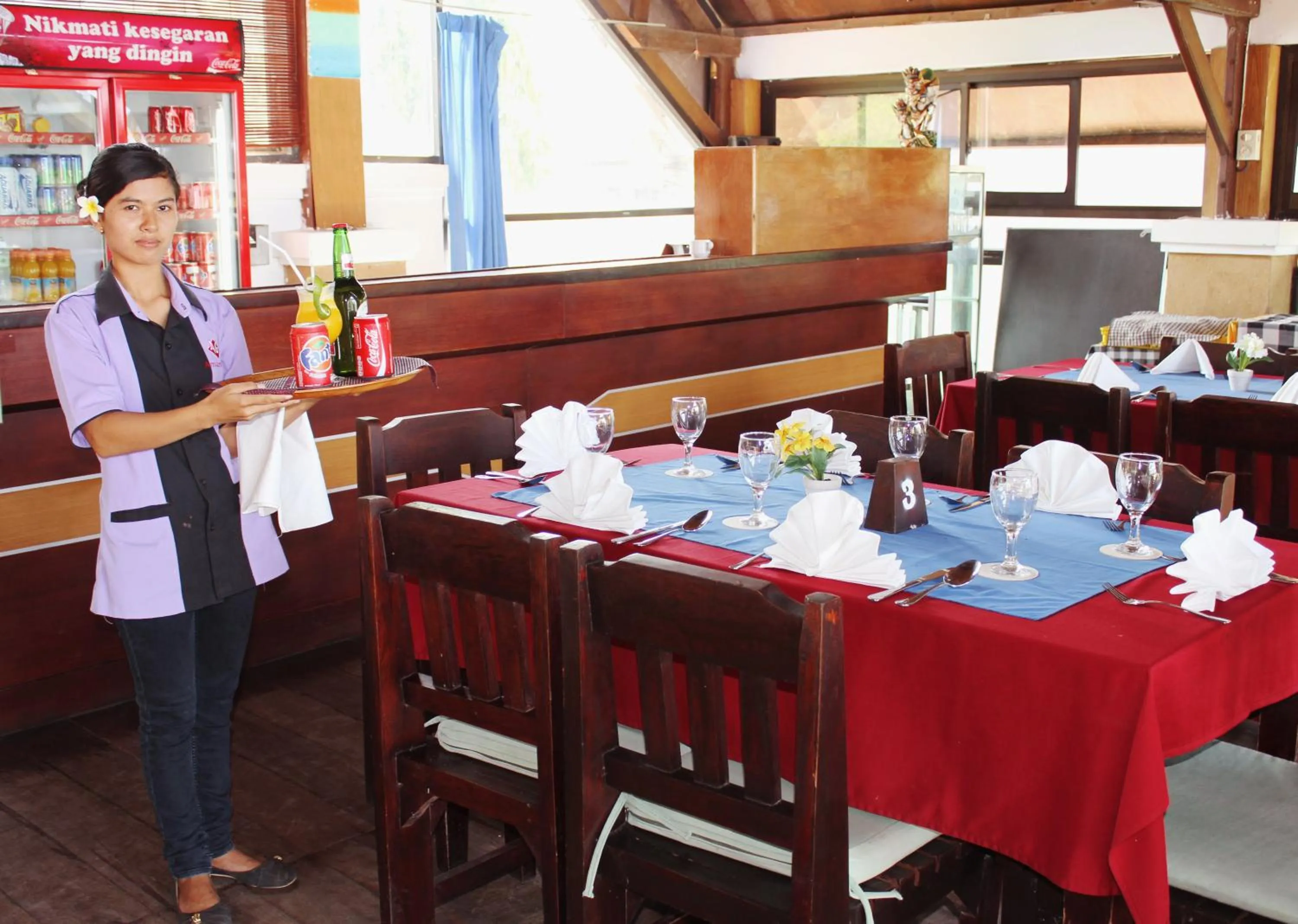 Restaurant/places to eat in Aman Gati Hotel Lakey