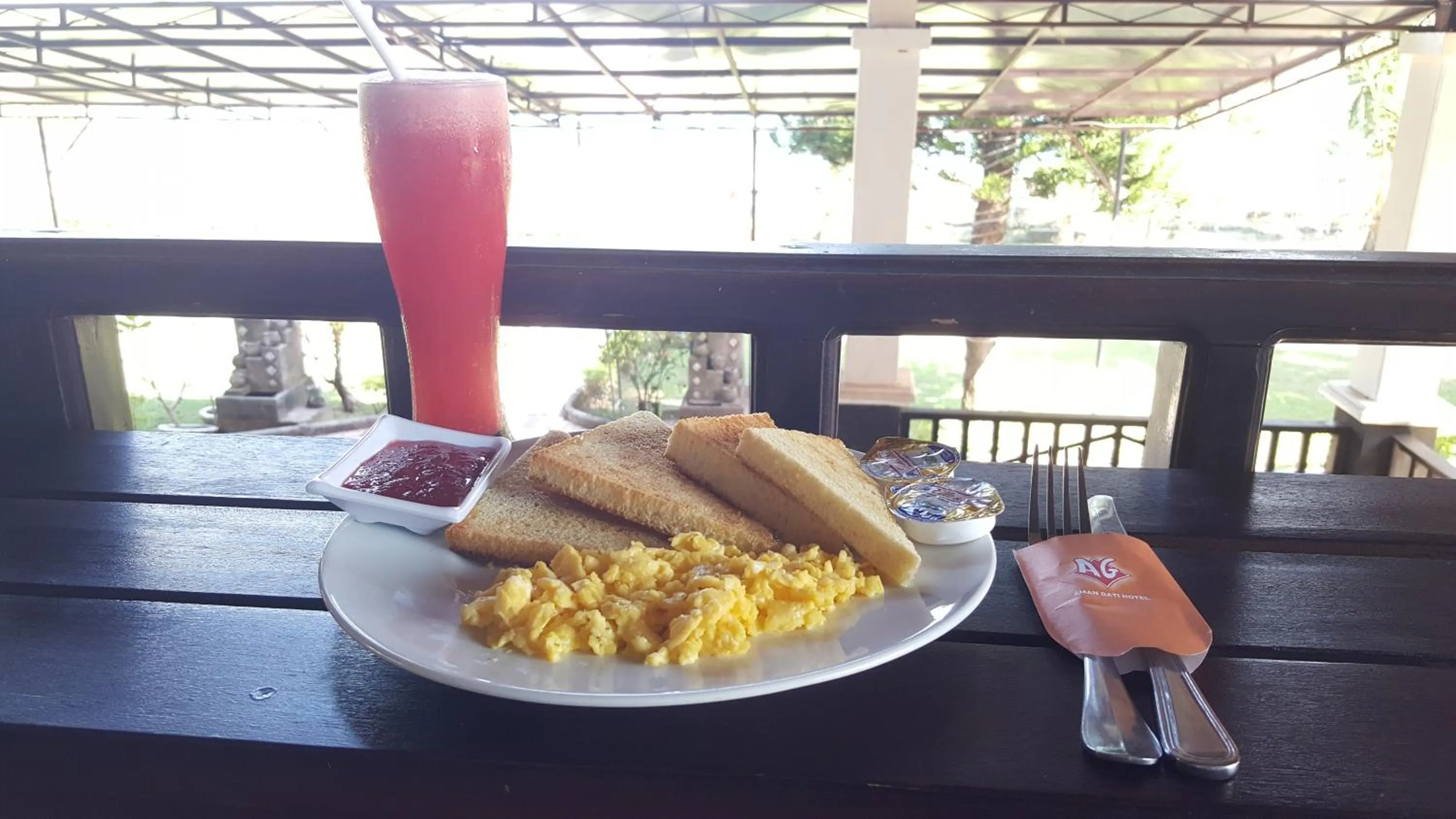 Breakfast in Aman Gati Hotel Lakey