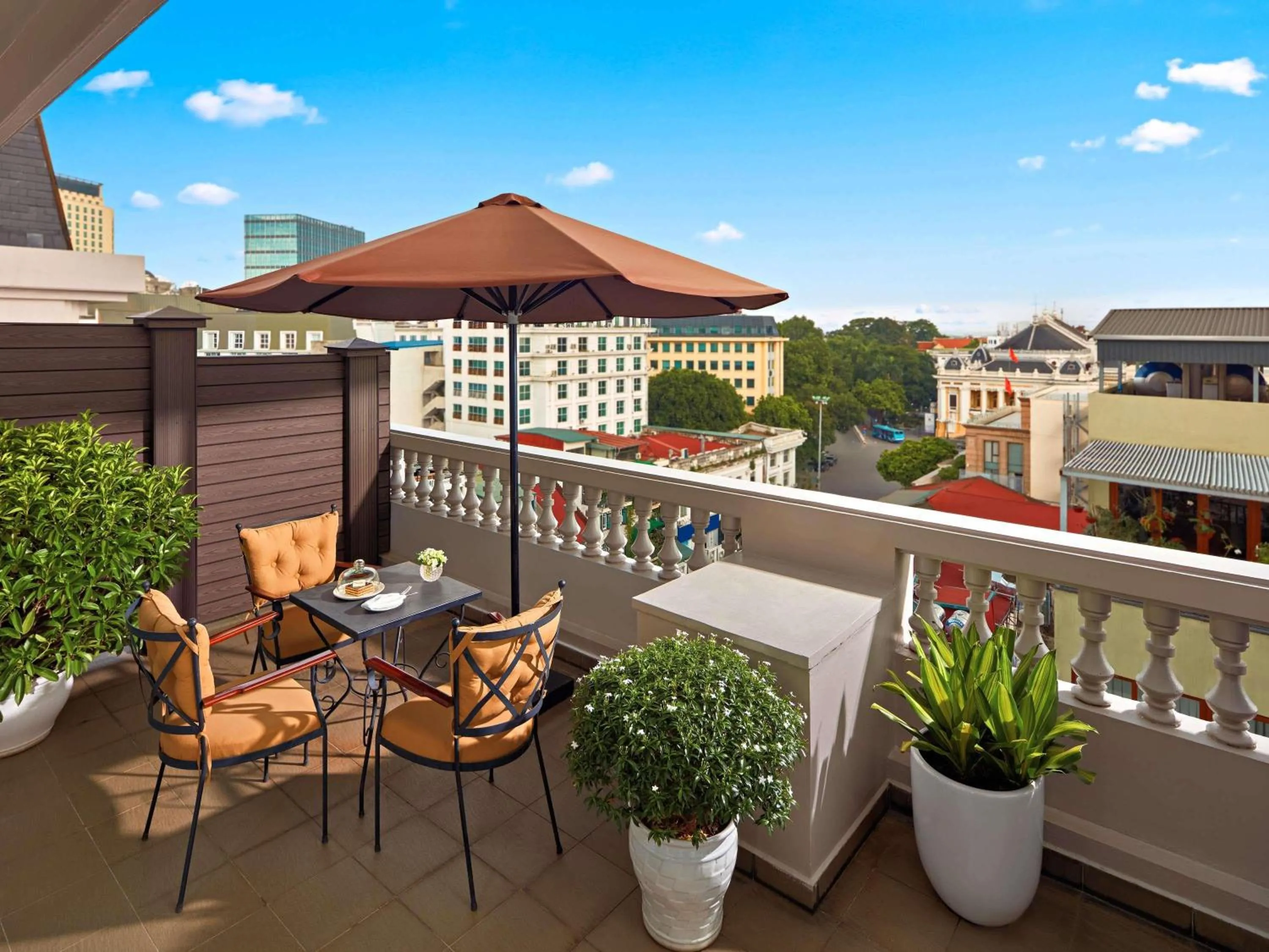 Bedroom in Hotel de l'Opera Hanoi - MGallery