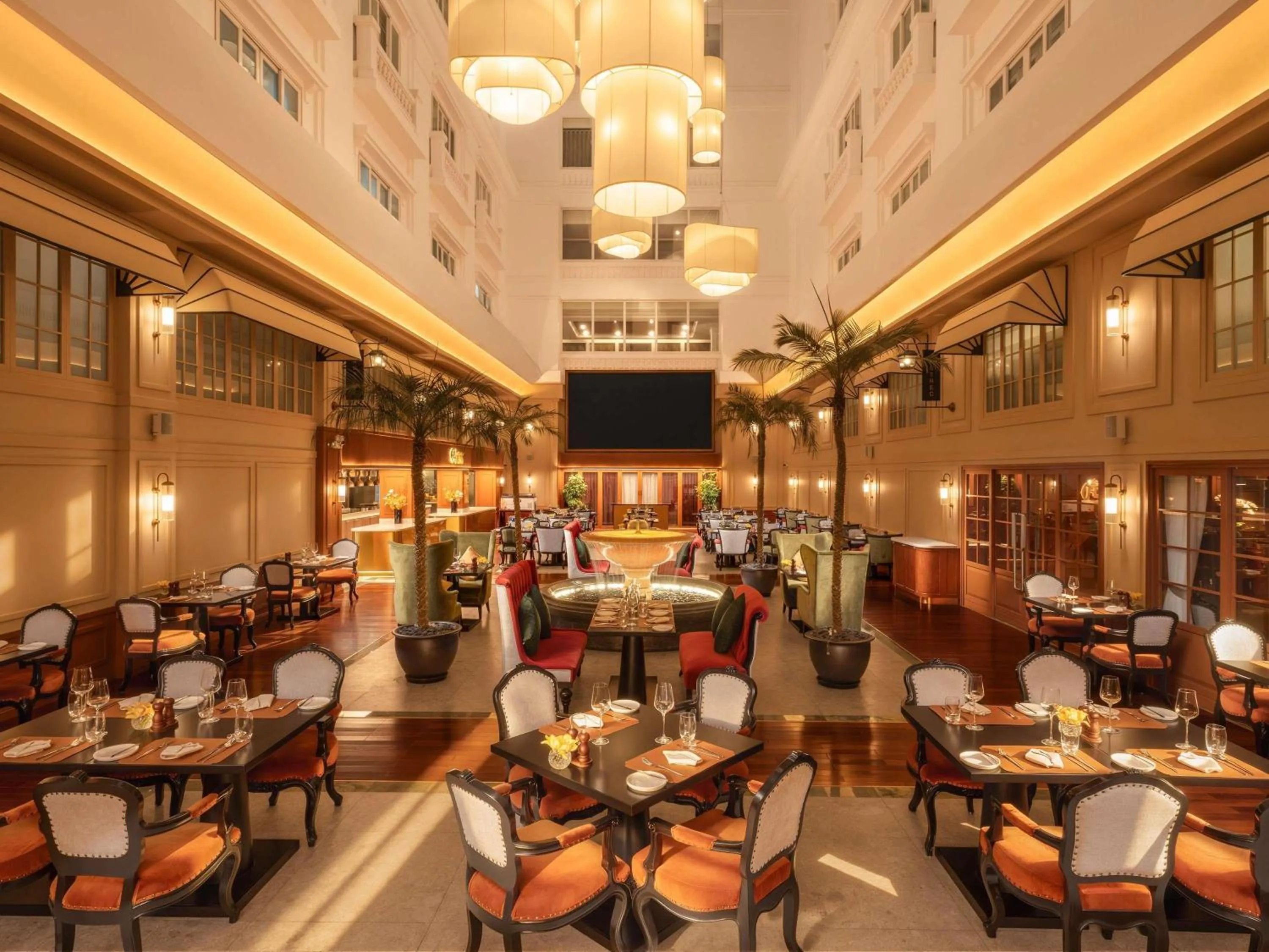 Restaurant/places to eat in Hotel de l'Opera Hanoi - MGallery