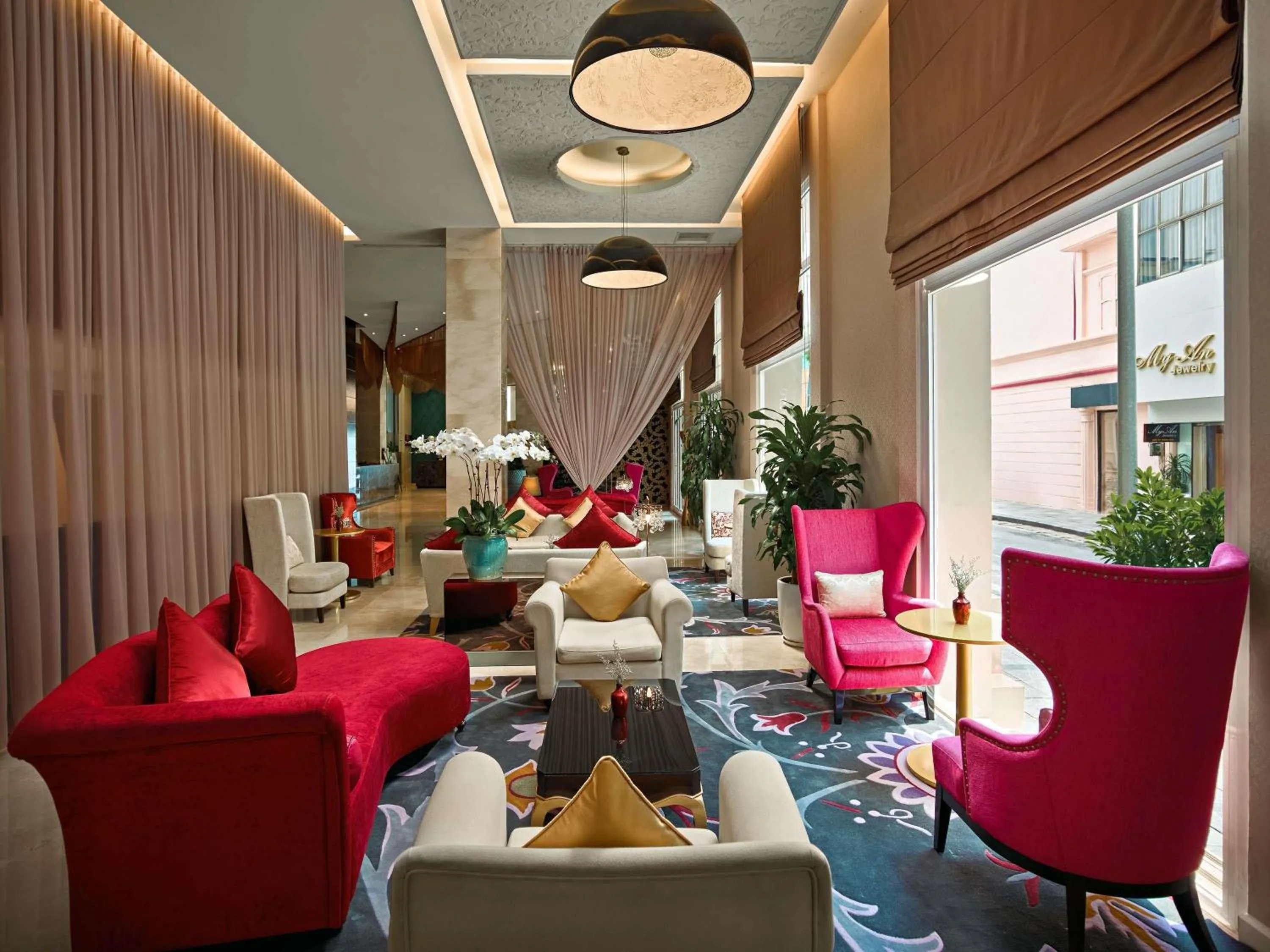 Lounge or bar in Hotel de l'Opera Hanoi - MGallery