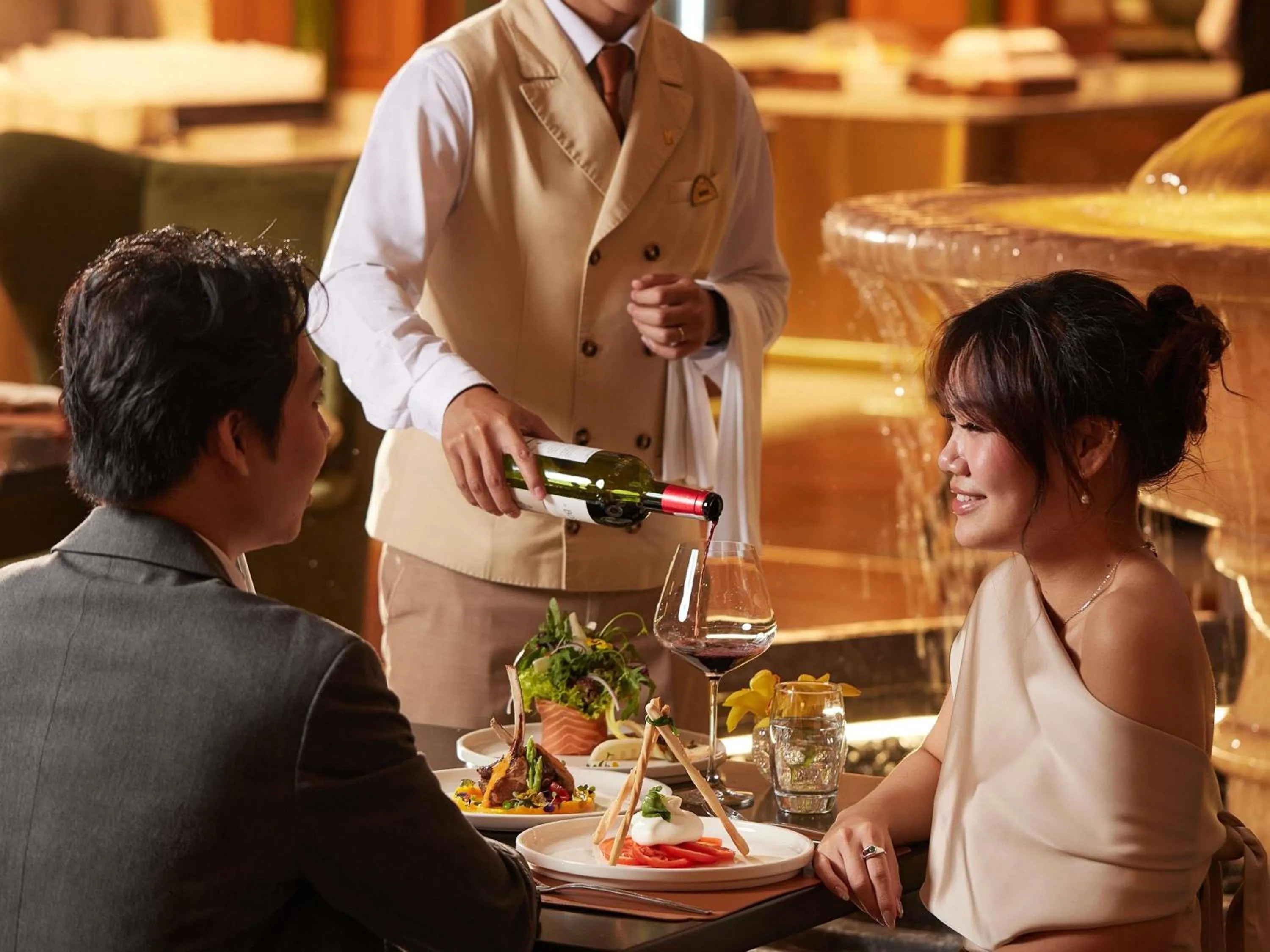 Restaurant/places to eat in Hotel de l'Opera Hanoi - MGallery