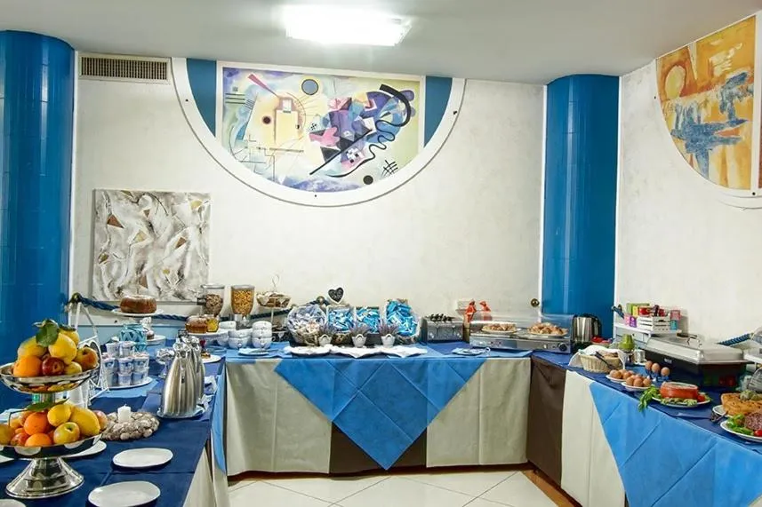 Breakfast in Hotel Scacciapensieri