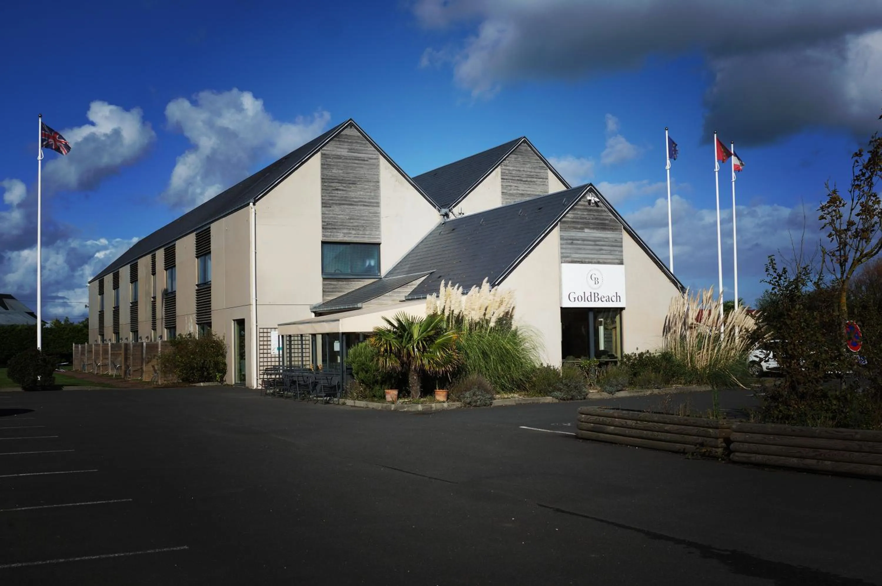 Property building in Gold Beach Hotel & RESIDENCE