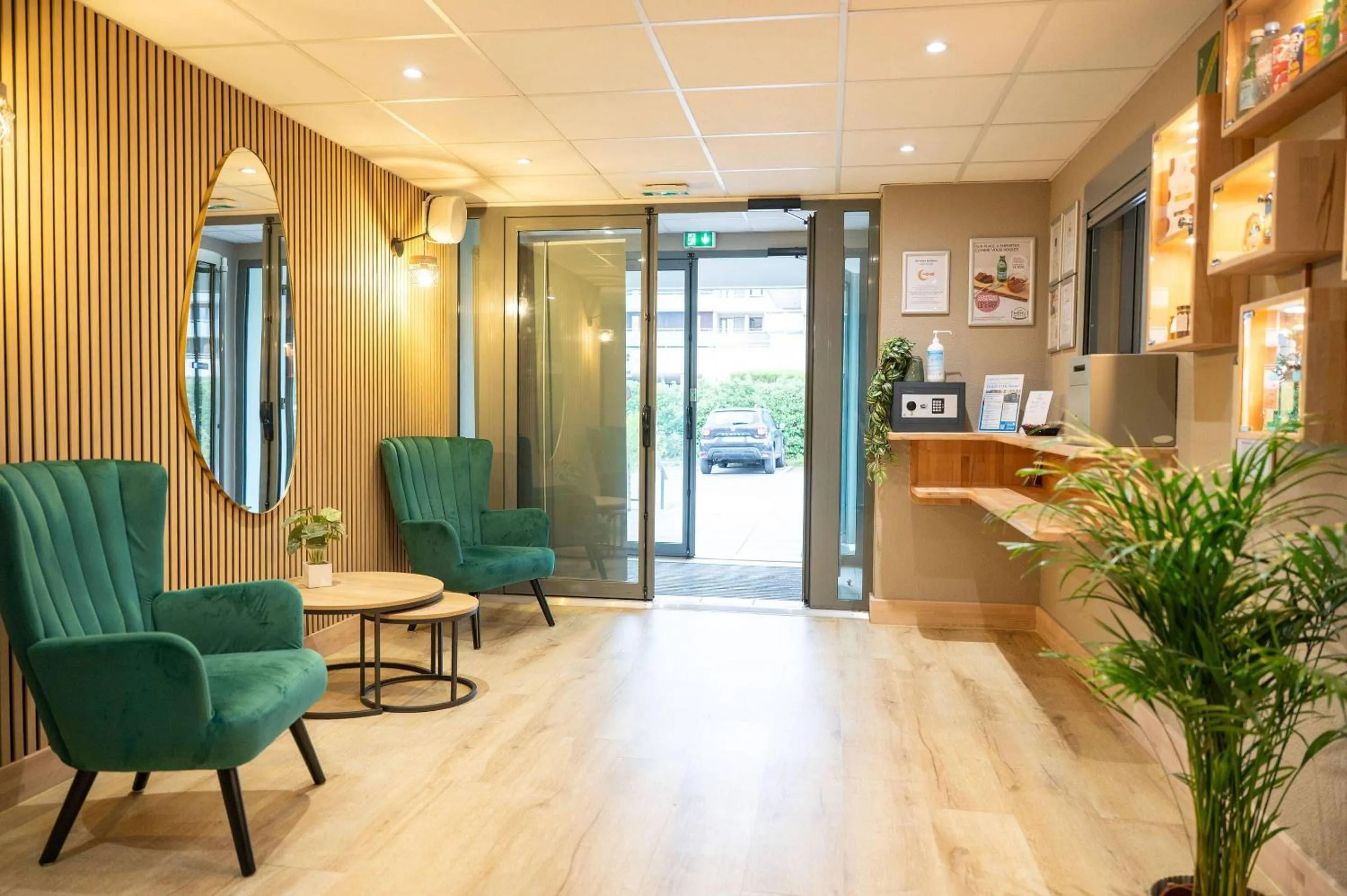 Lobby or reception in Comfort Aparthotel Besancon Hauts du Chazal