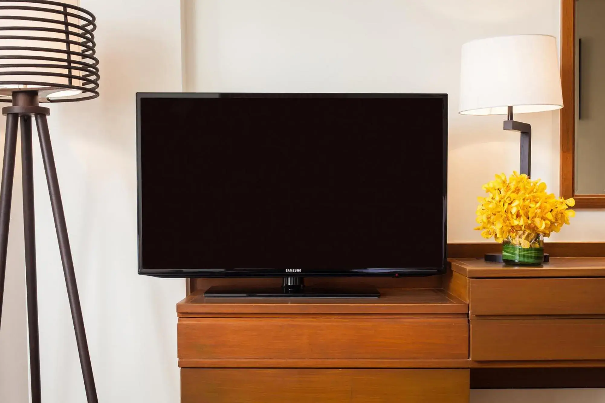 Deluxe King Room with Pool View in Amari Don Muang Airport Bangkok Deluxe King Room with Pool View in Amari Don Muang Airport Bangkok