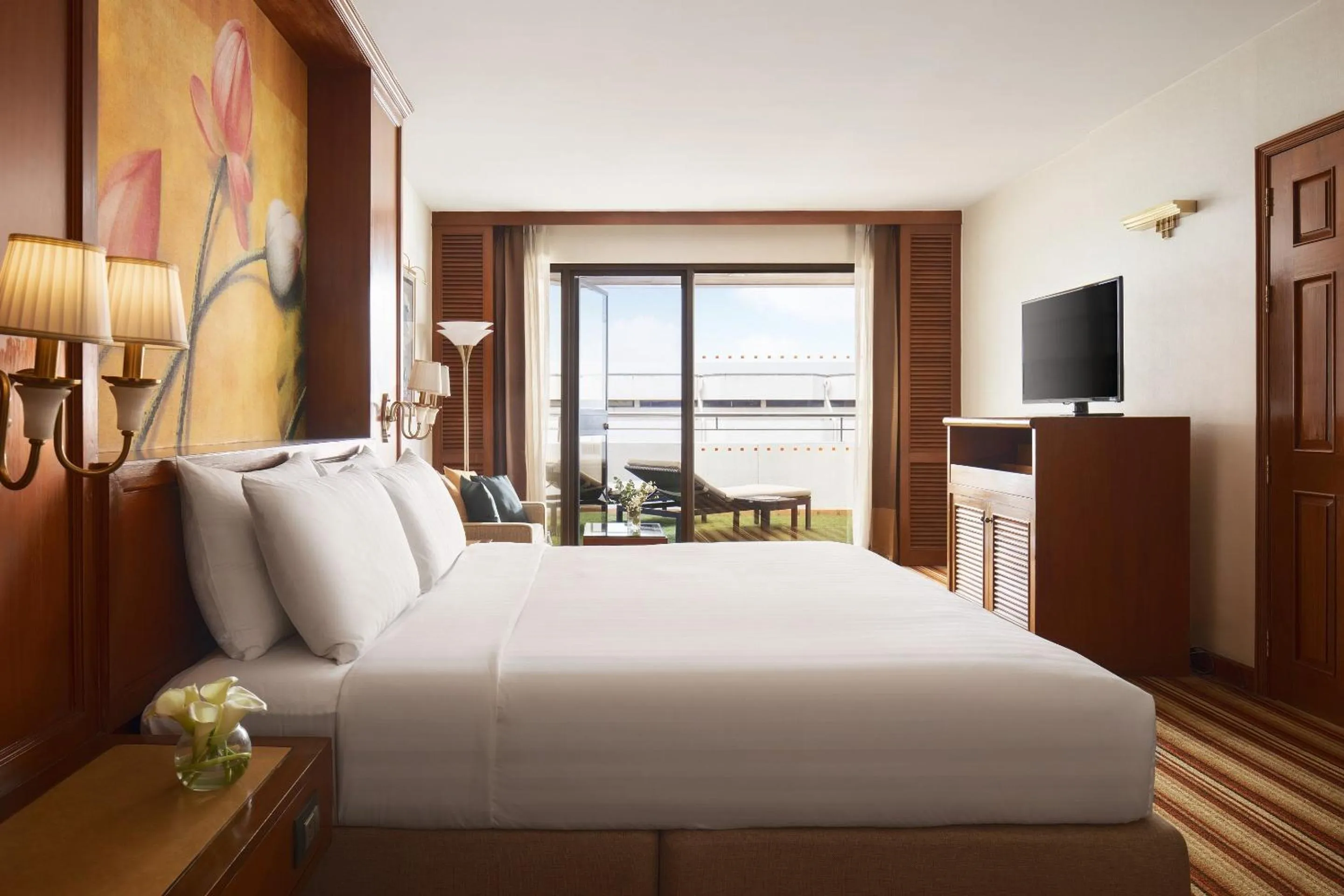 Photo of the whole room, Bed in Amari Don Muang Airport Bangkok