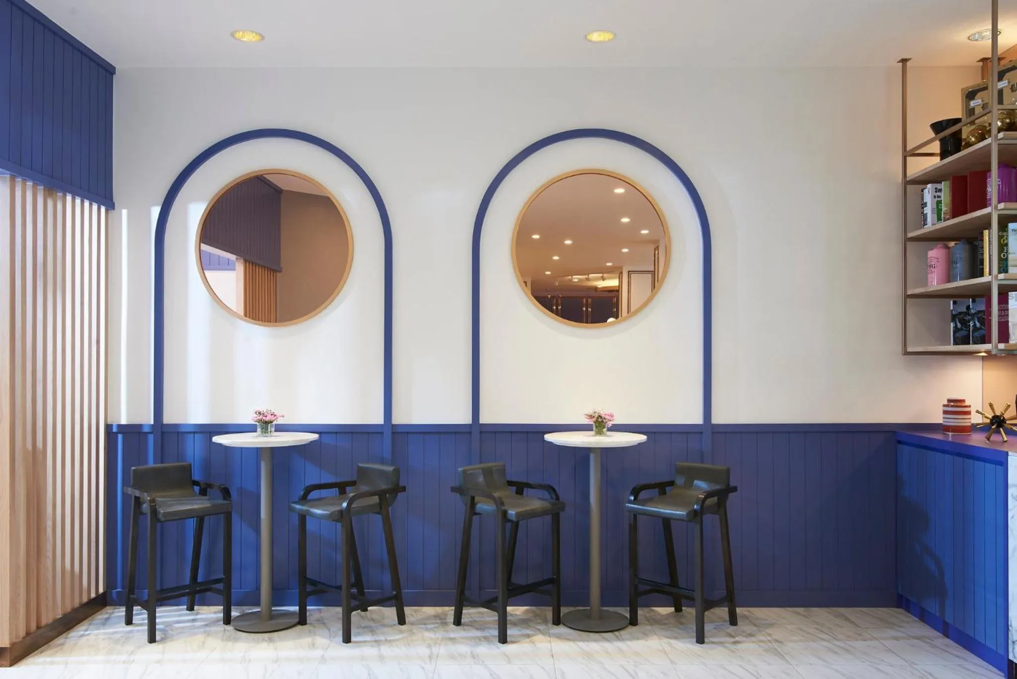 Restaurant/places to eat in Amari Don Muang Airport Bangkok