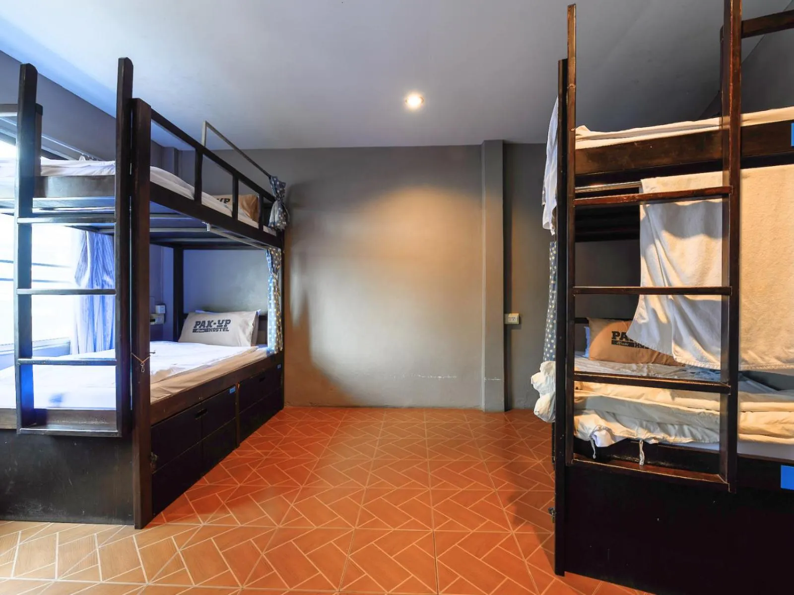 Photo of the whole room, Bed in Pak-Up Hostel