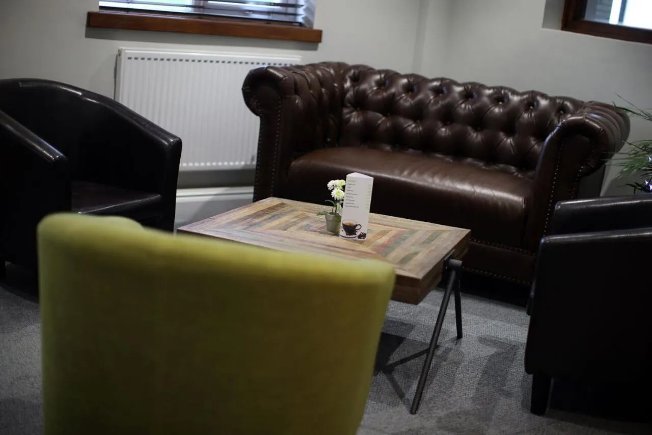 Restaurant/places to eat in Hotel 52 Stanley